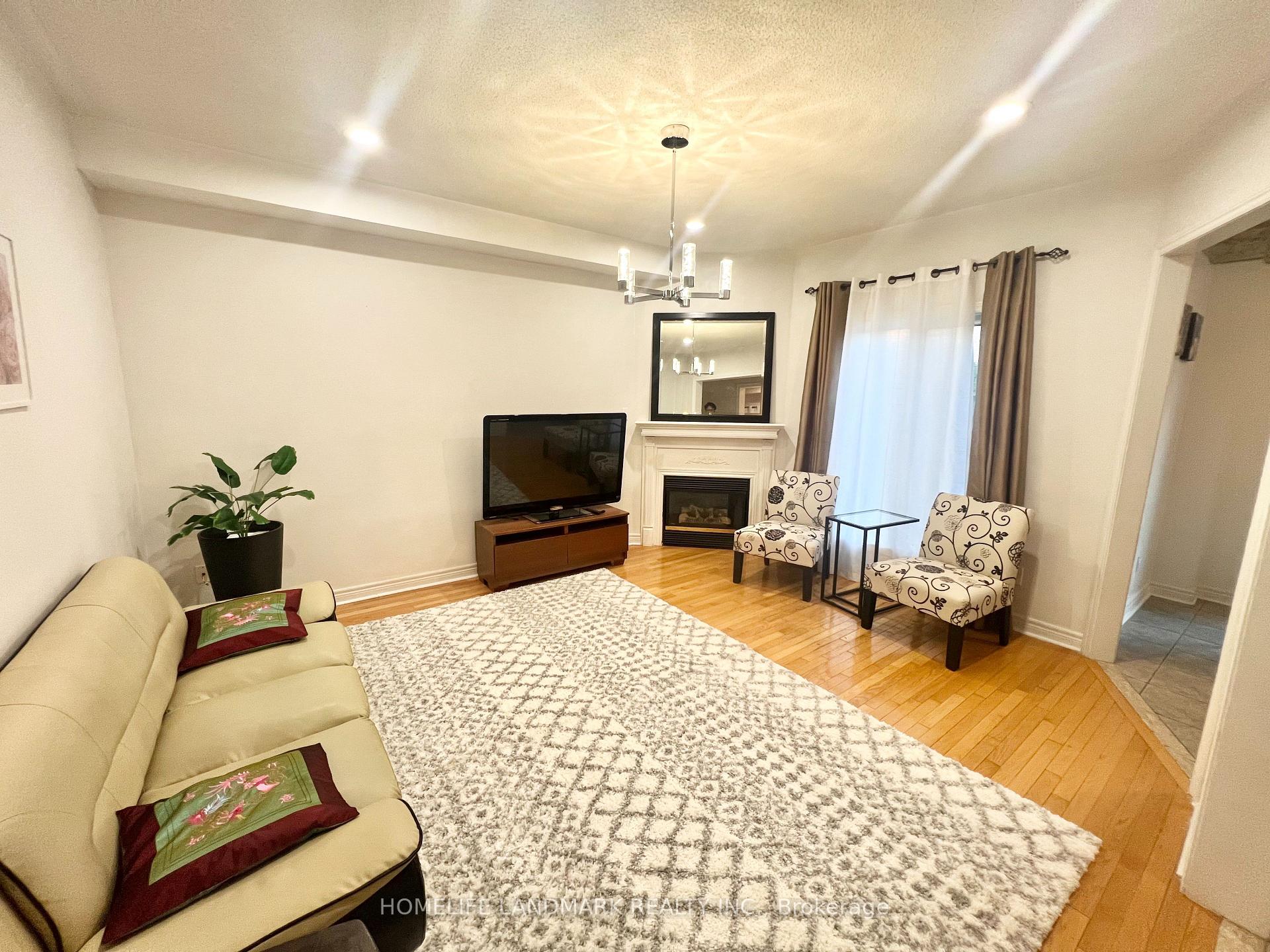 Photo 5 of 55 Fonda Road, Markham, Middlefield — HOMEH