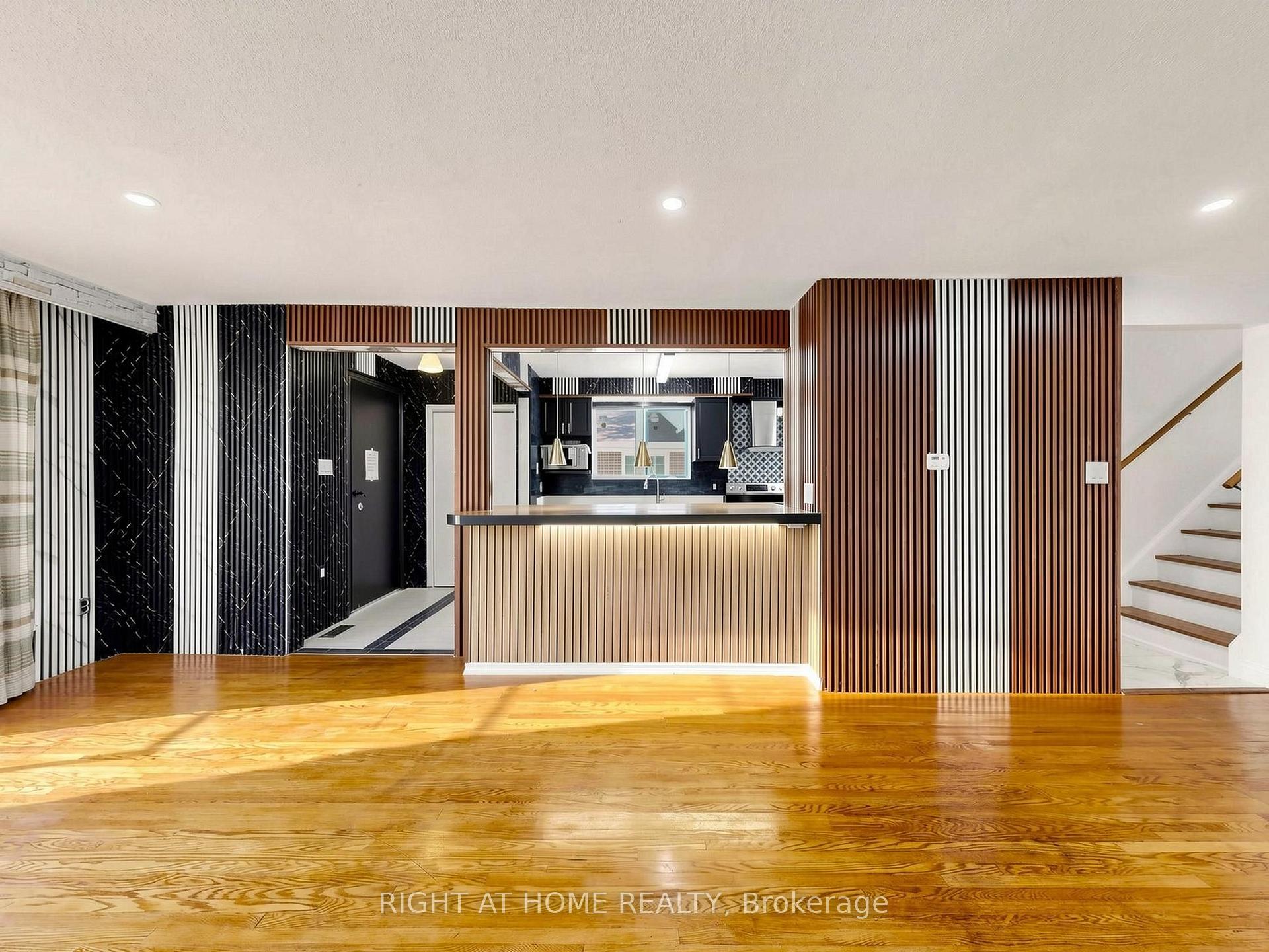 Photo 2 of 65 Darlingside Drive, Scarborough, West Hill — HOMEH