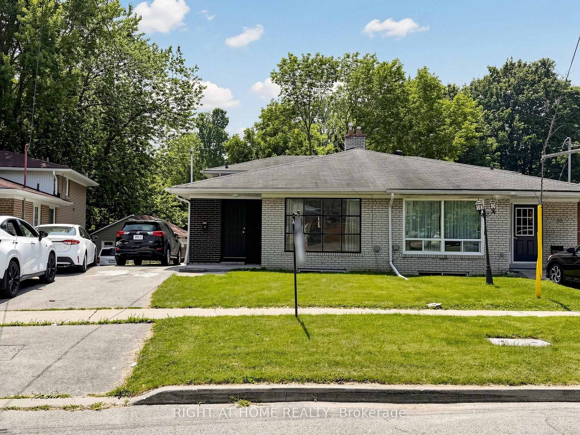 Photo 3 of 65 Darlingside Drive, Scarborough, West Hill — HOMEH