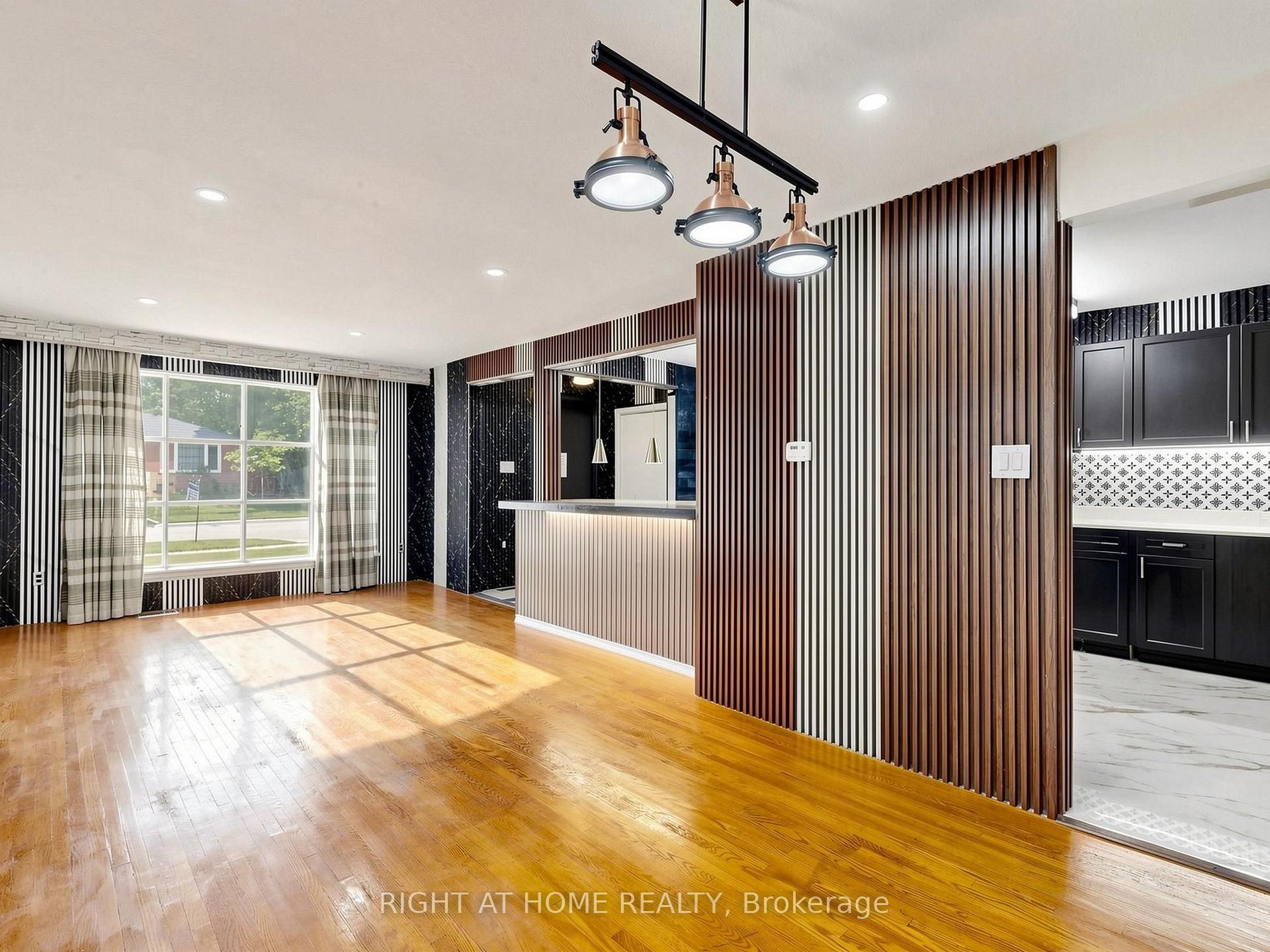 Photo 5 of 65 Darlingside Drive, Scarborough, West Hill — HOMEH