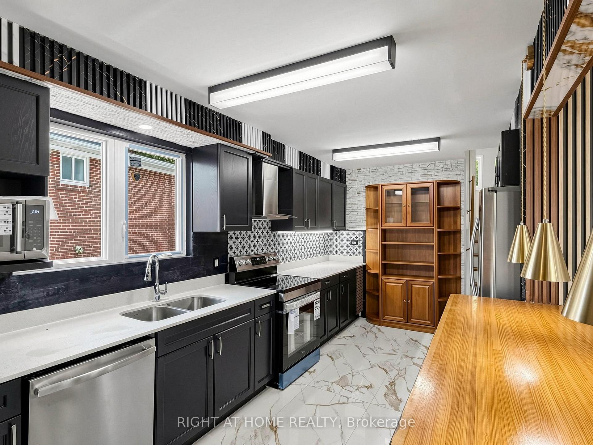 Photo 8 of 65 Darlingside Drive, Scarborough, West Hill — HOMEH