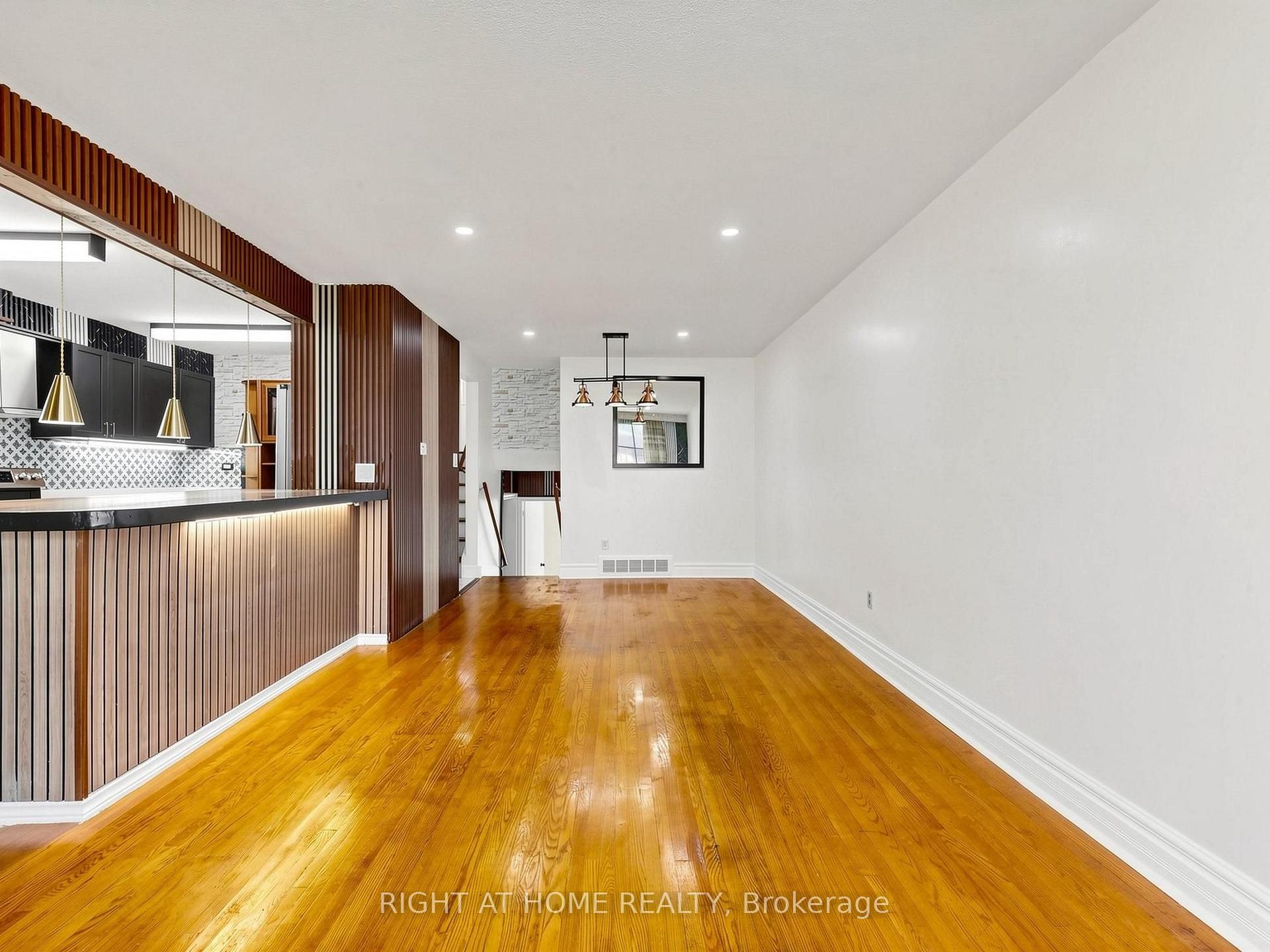 Photo 11 of 65 Darlingside Drive, Scarborough, West Hill — HOMEH