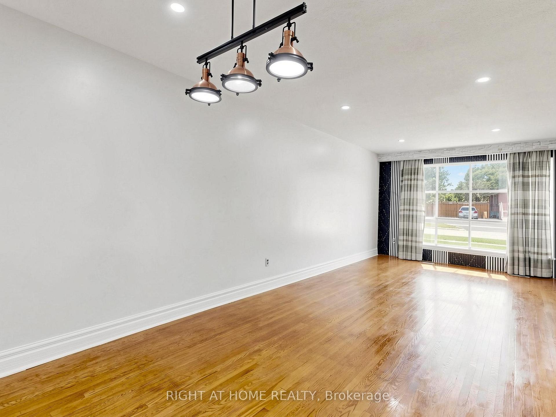 Photo 13 of 65 Darlingside Drive, Scarborough, West Hill — HOMEH