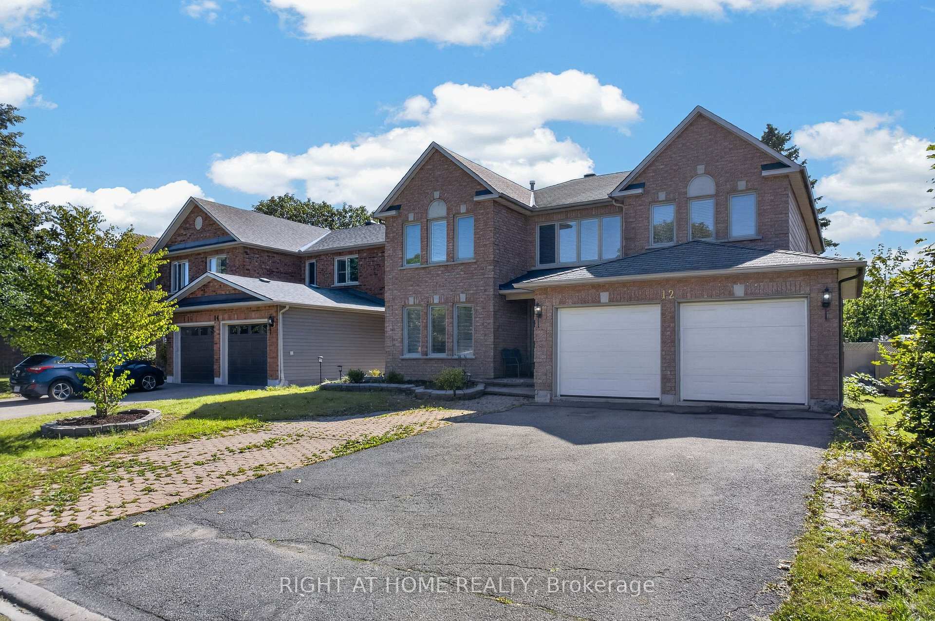 Photo 2 of 12 Baslaw Drive, Ottawa, Hunt Club Park — HOMEH