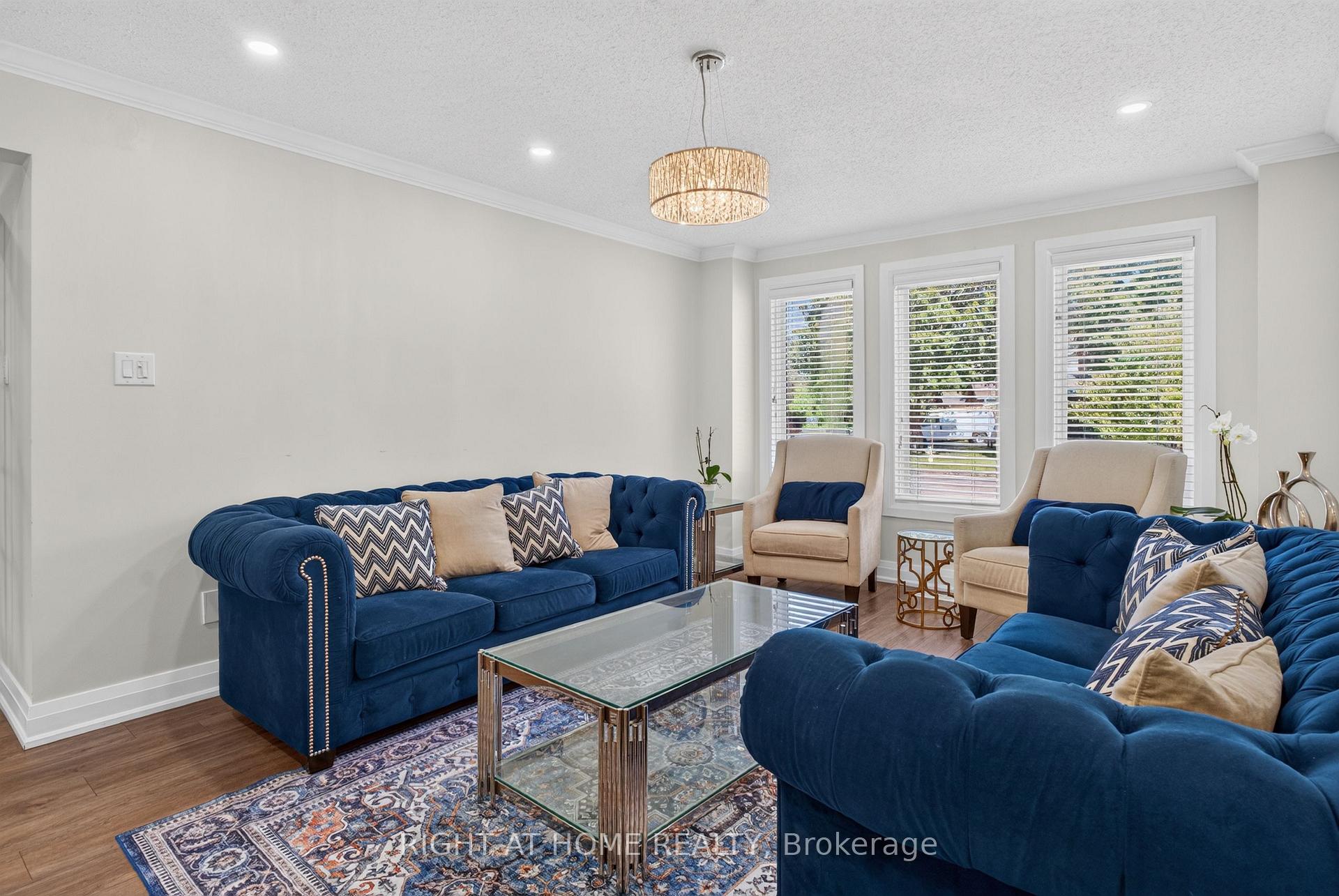 Photo 9 of 12 Baslaw Drive, Ottawa, Hunt Club Park — HOMEH