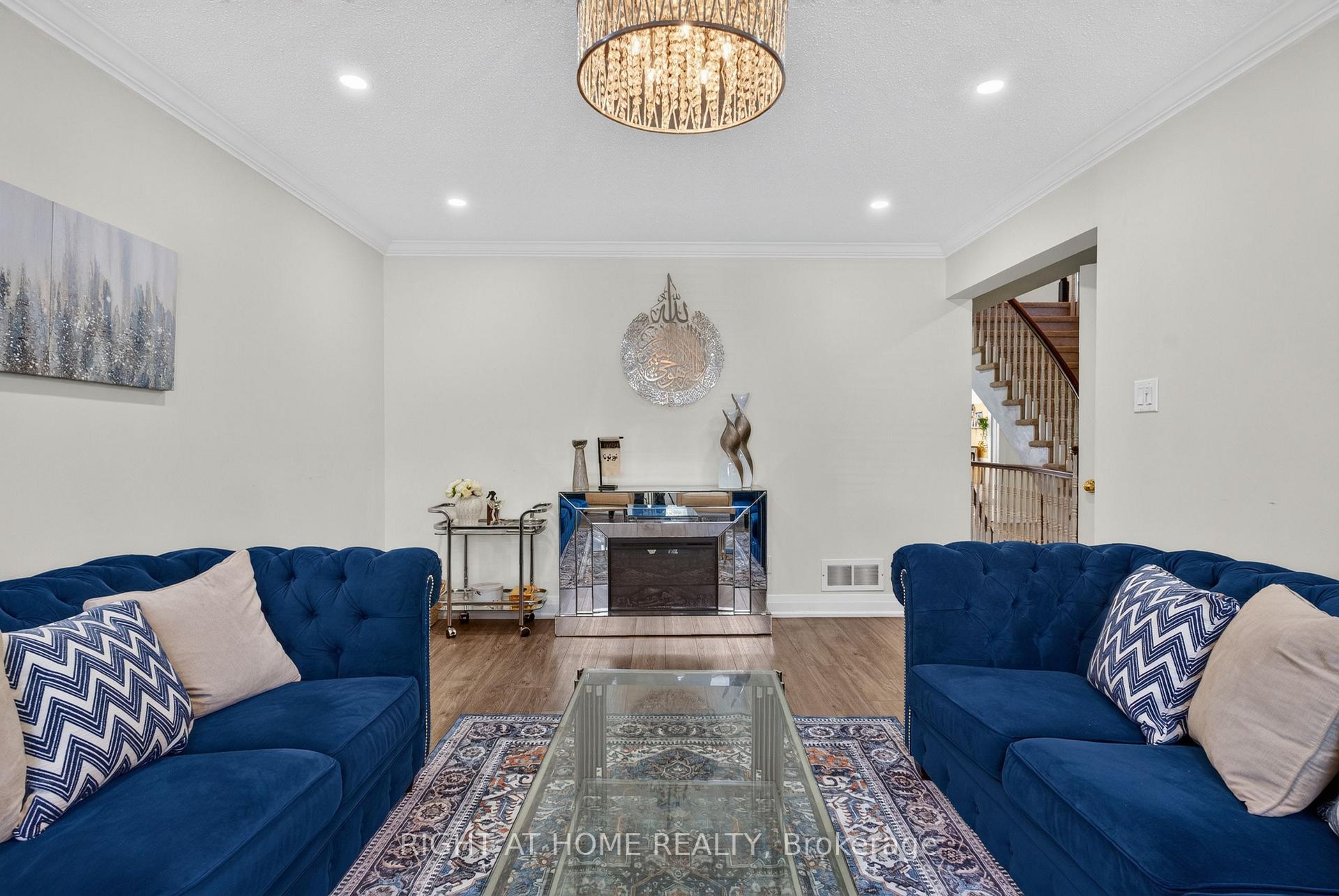 Photo 10 of 12 Baslaw Drive, Ottawa, Hunt Club Park — HOMEH
