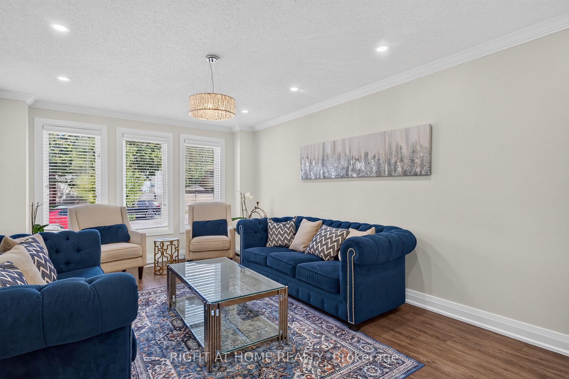 Photo 11 of 12 Baslaw Drive, Ottawa, Hunt Club Park — HOMEH