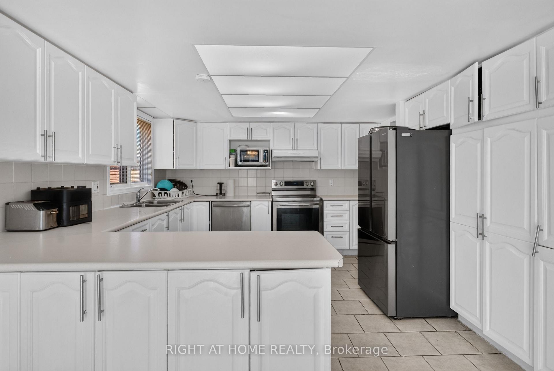 Photo 15 of 12 Baslaw Drive, Ottawa, Hunt Club Park — HOMEH