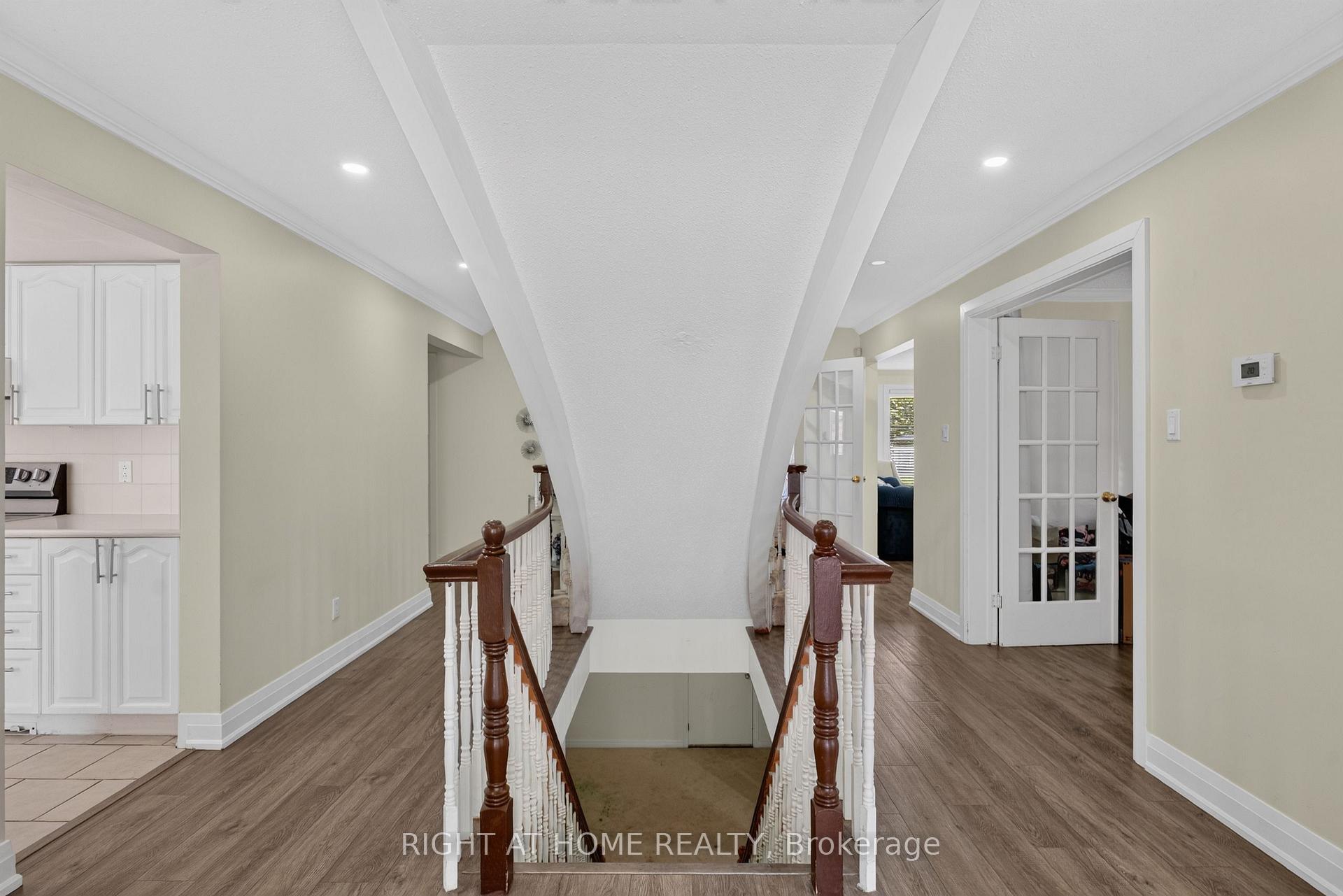 Photo 18 of 12 Baslaw Drive, Ottawa, Hunt Club Park — HOMEH