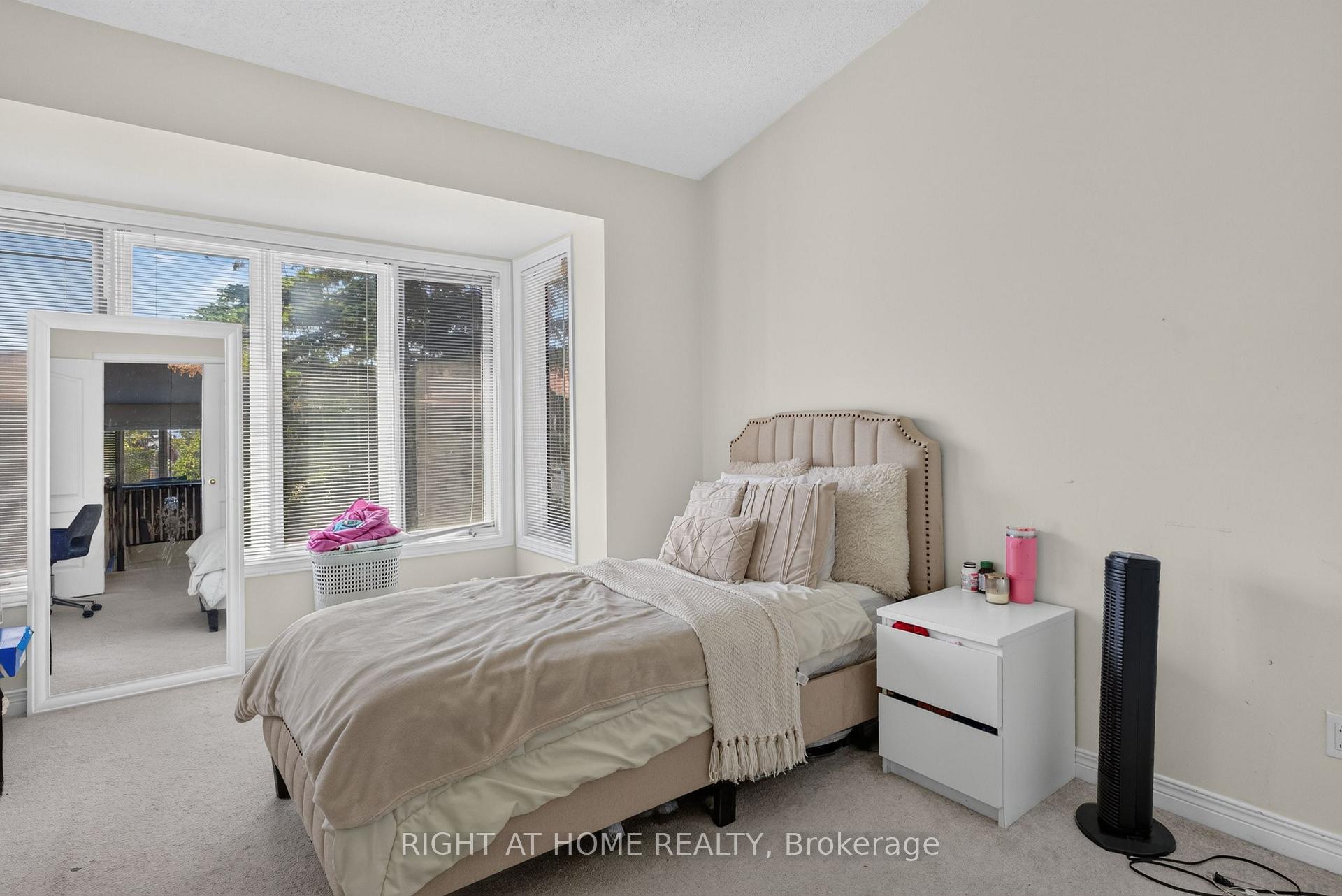 Photo 20 of 12 Baslaw Drive, Ottawa, Hunt Club Park — HOMEH
