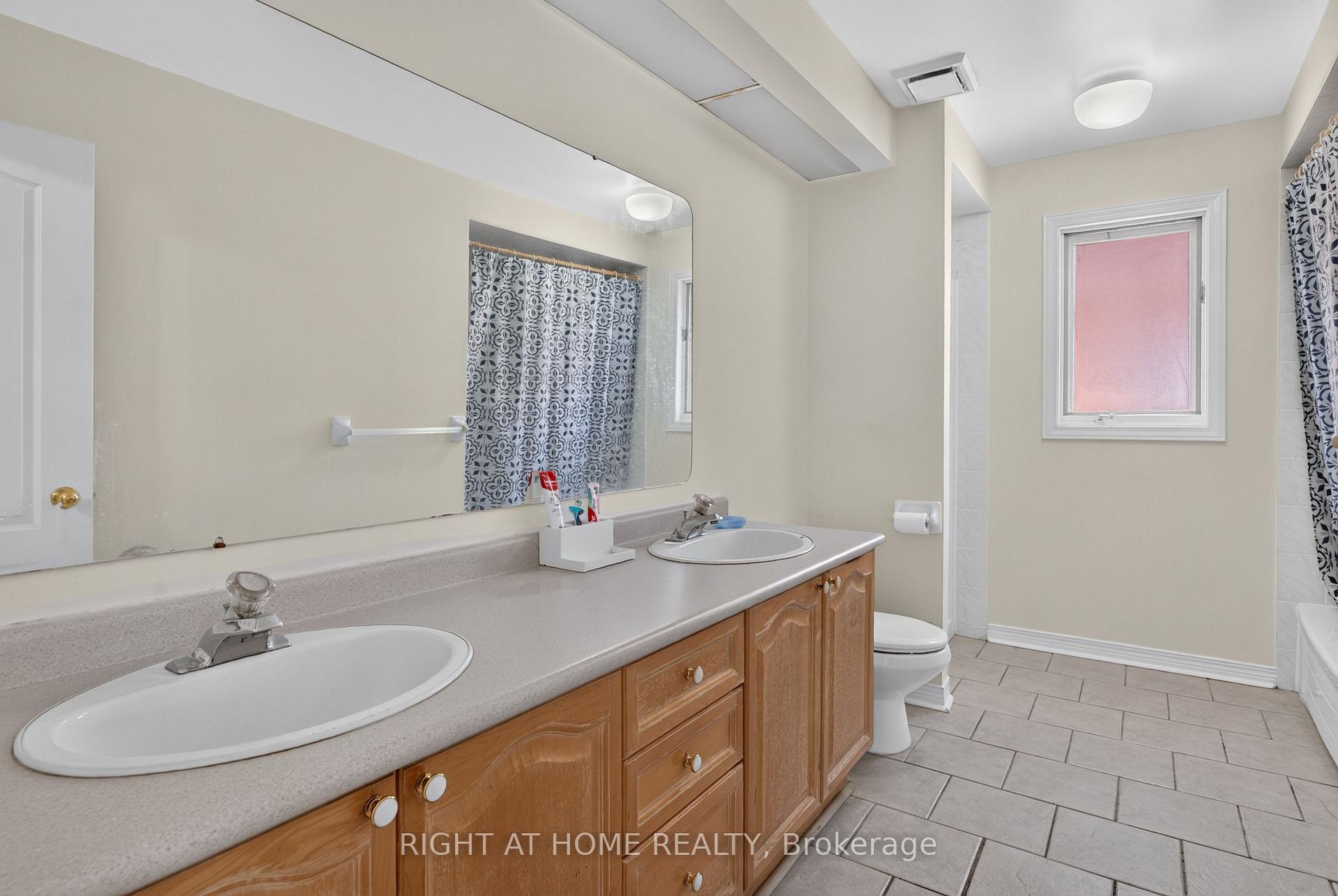 Photo 23 of 12 Baslaw Drive, Ottawa, Hunt Club Park — HOMEH