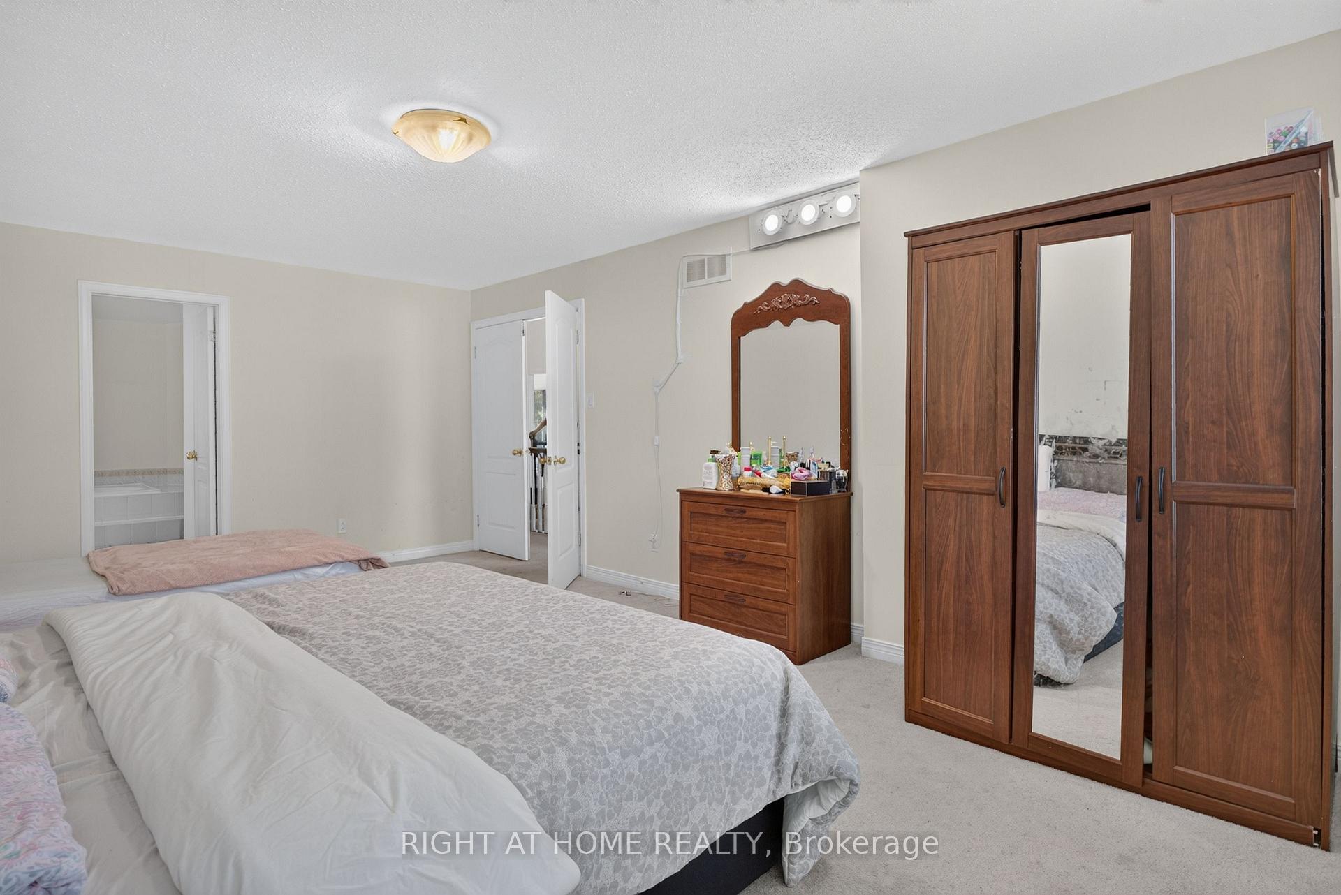 Photo 29 of 12 Baslaw Drive, Ottawa, Hunt Club Park — HOMEH