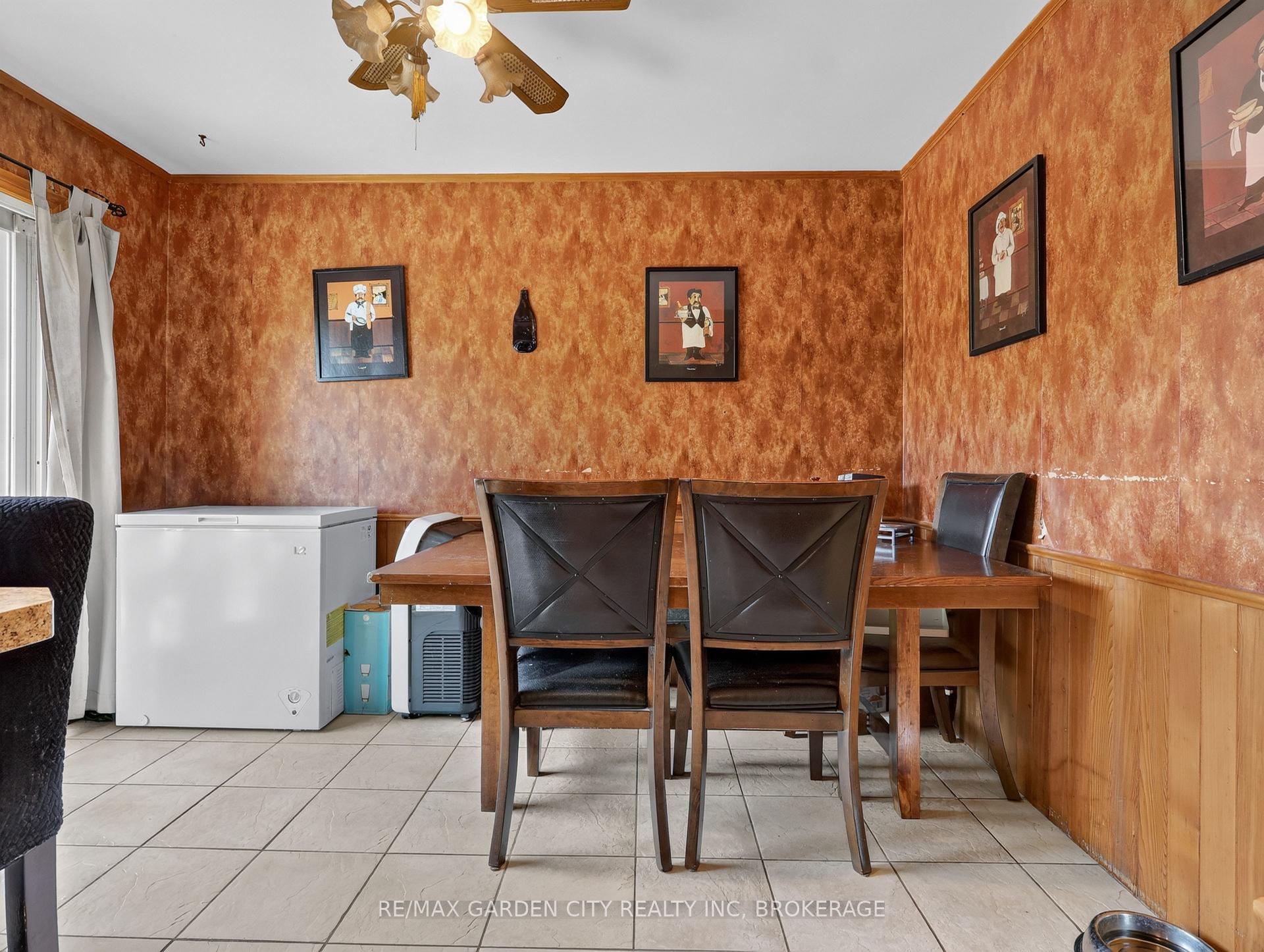 Photo 11 of 56 Burness Drive, St. Catharines, Secord Woods — HOMEH