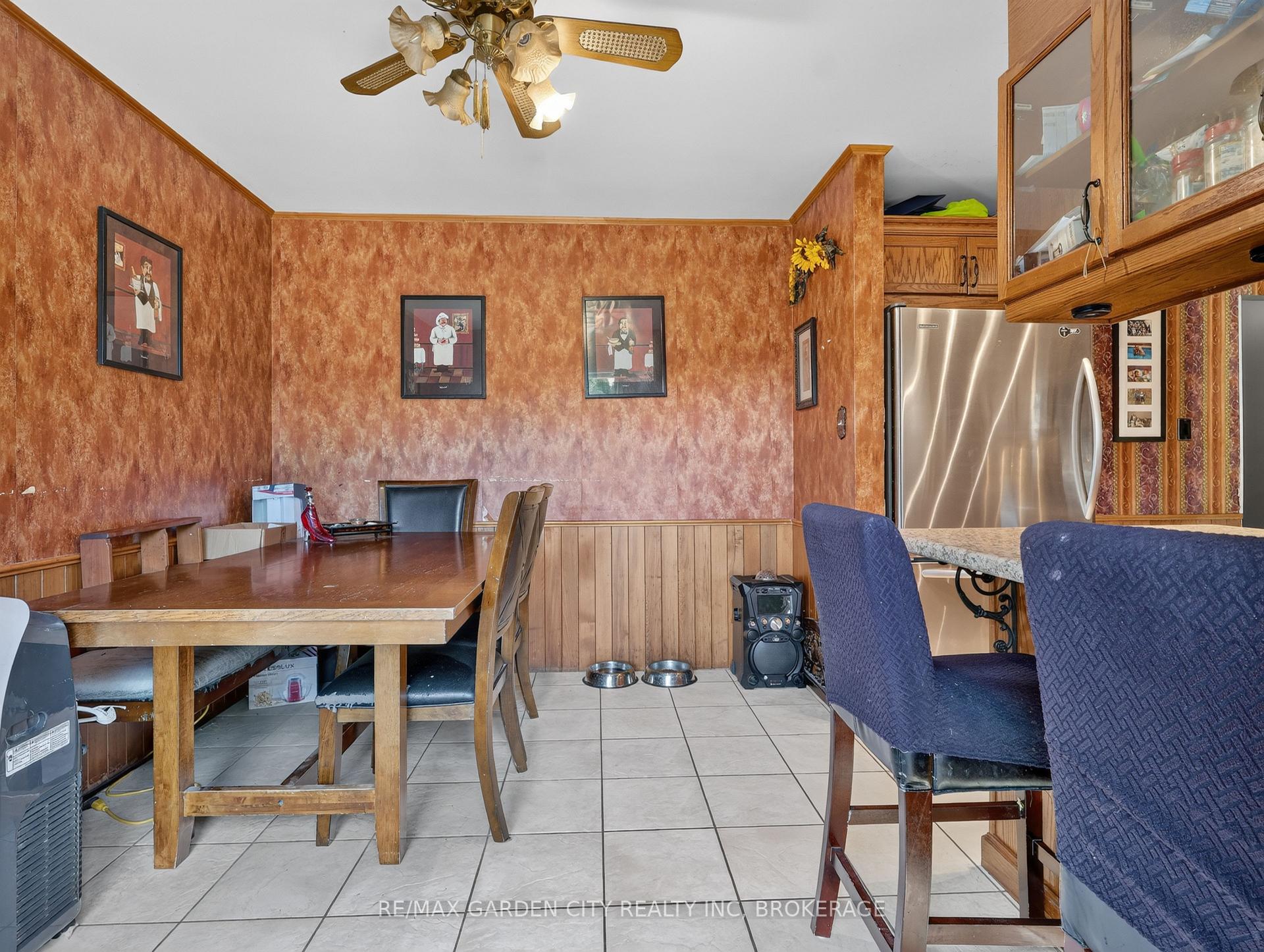 Photo 12 of 56 Burness Drive, St. Catharines, Secord Woods — HOMEH