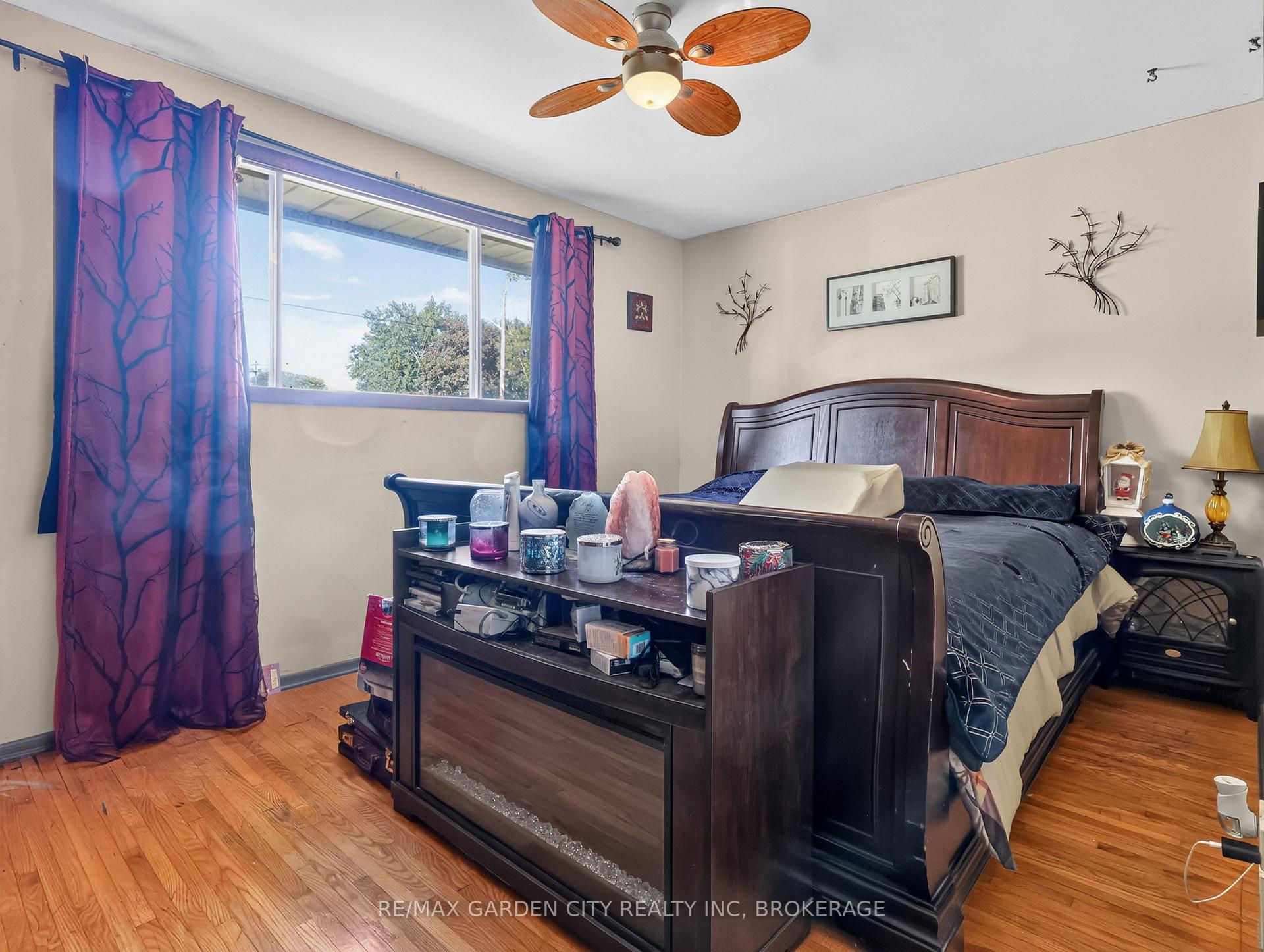 Photo 15 of 56 Burness Drive, St. Catharines, Secord Woods — HOMEH