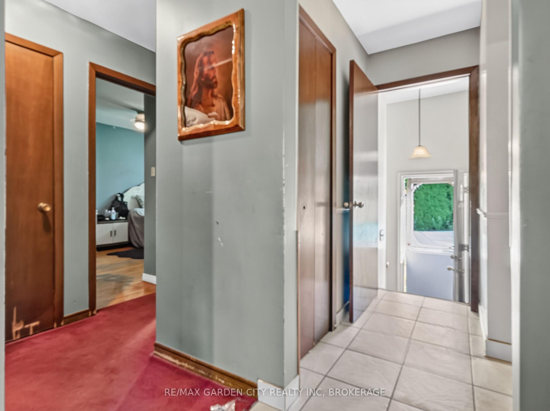 Photo 18 of 56 Burness Drive, St. Catharines, Secord Woods — HOMEH