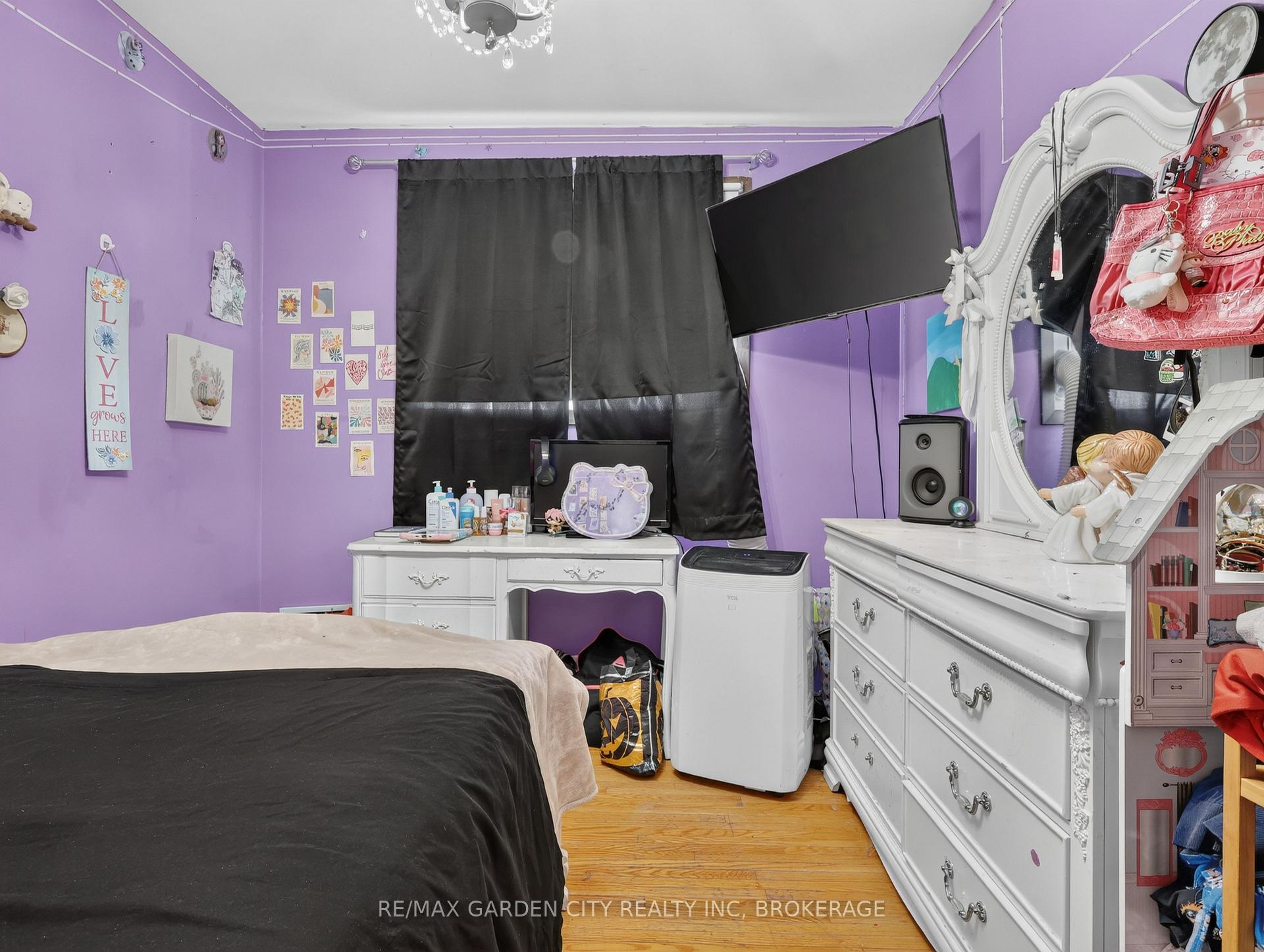 Photo 21 of 56 Burness Drive, St. Catharines, Secord Woods — HOMEH