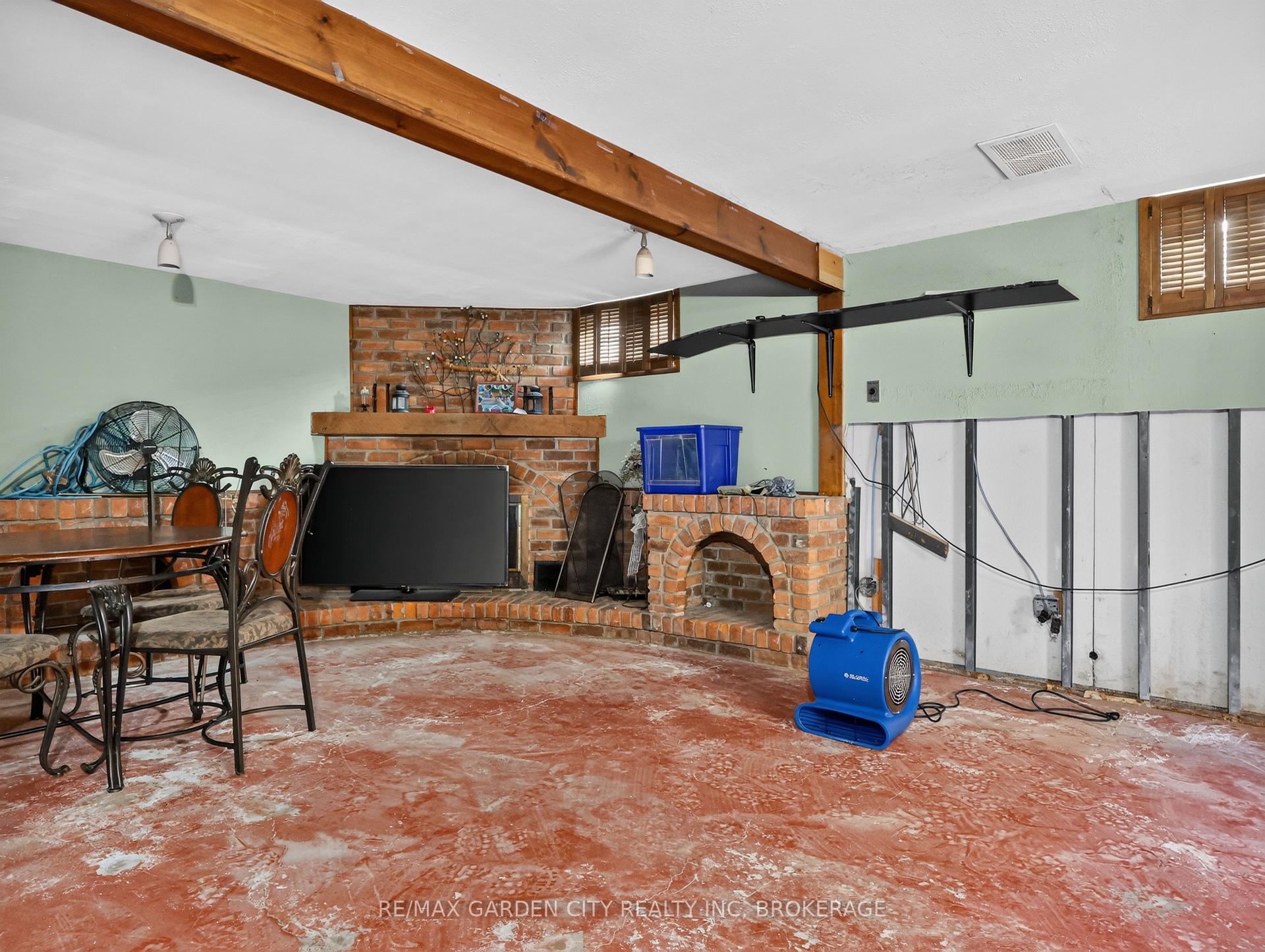 Photo 27 of 56 Burness Drive, St. Catharines, Secord Woods — HOMEH