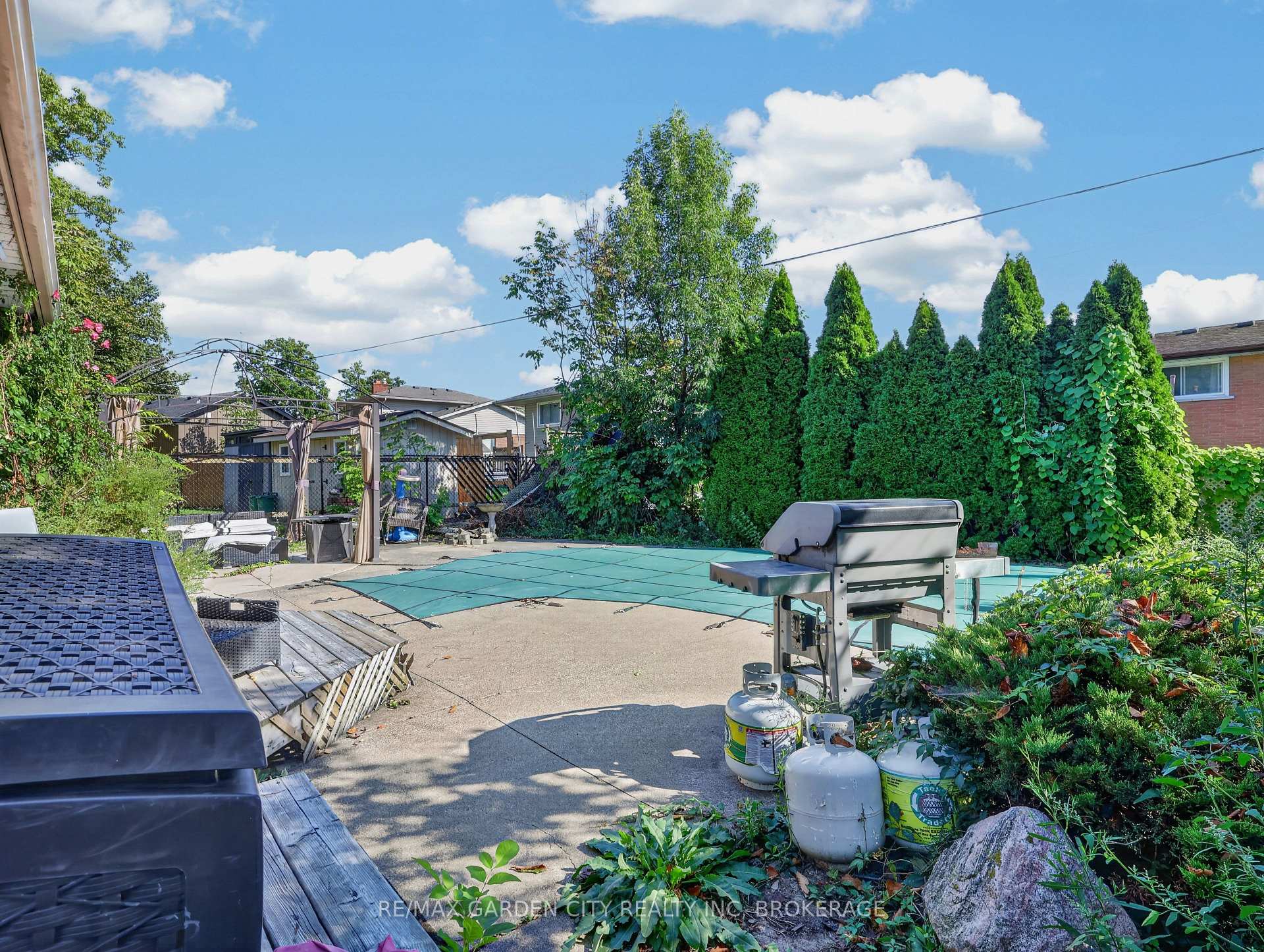 Photo 31 of 56 Burness Drive, St. Catharines, Secord Woods — HOMEH