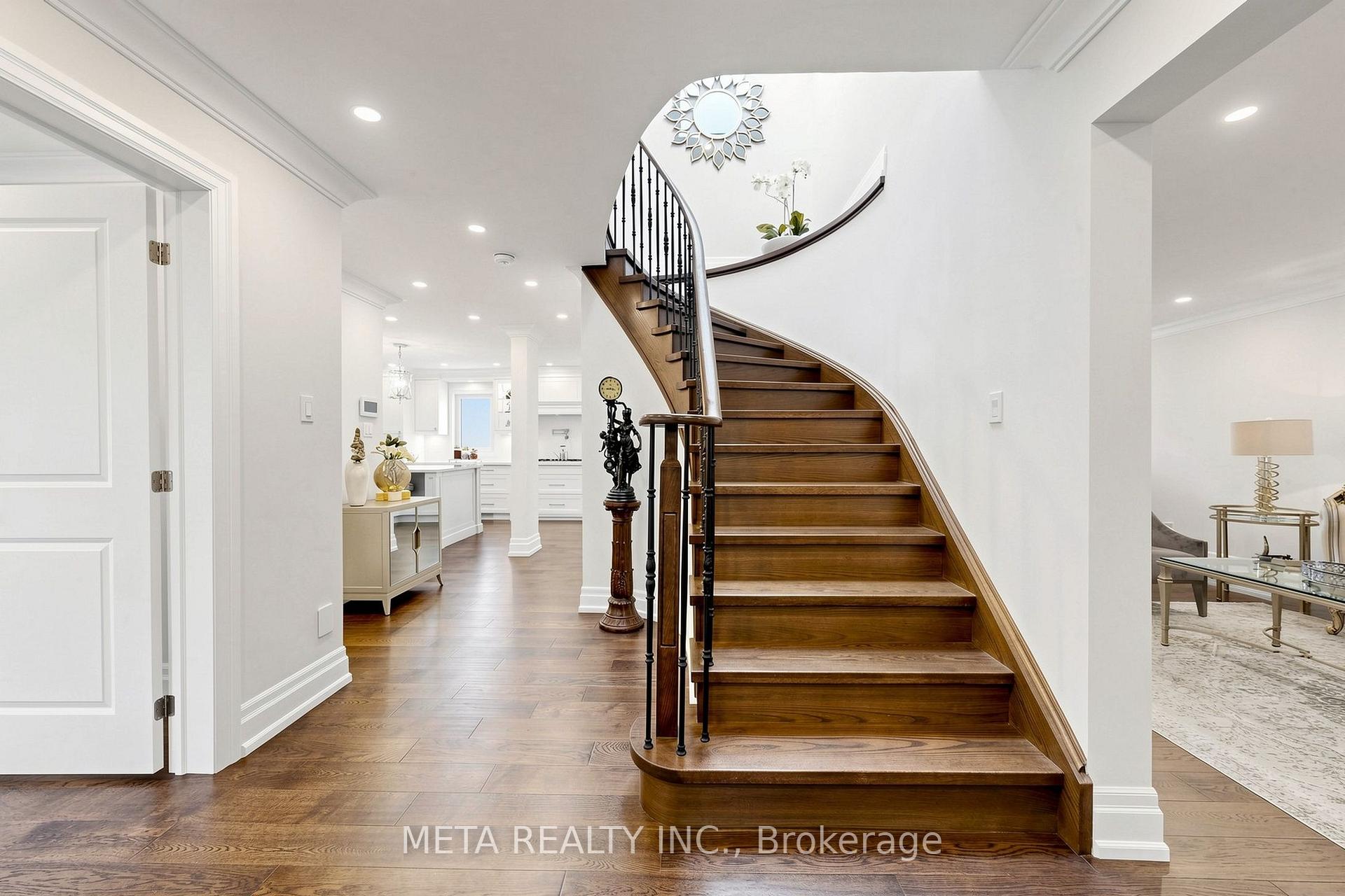 Photo 4 of 431 Kerrybrook Drive, Richmond Hill, Mill Pond — HOMEH