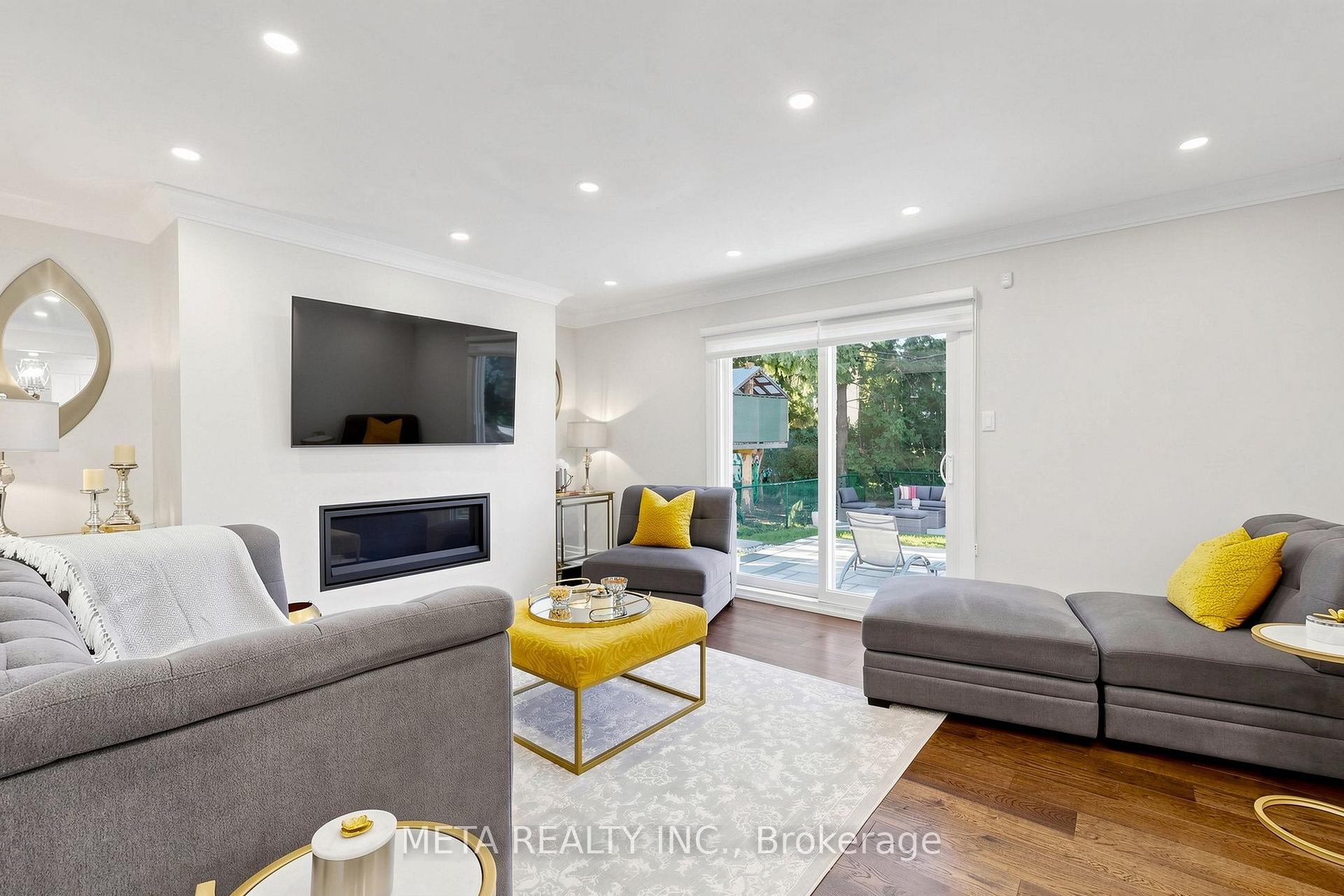 Photo 16 of 431 Kerrybrook Drive, Richmond Hill, Mill Pond — HOMEH