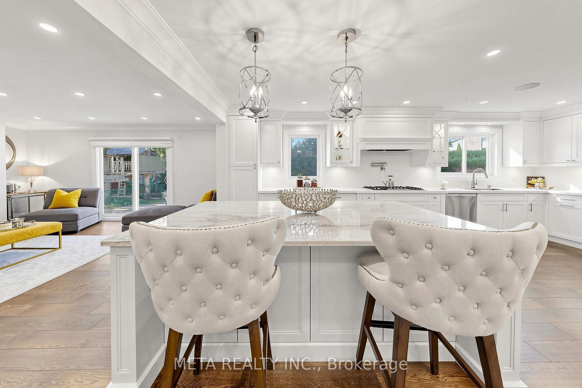 Photo 18 of 431 Kerrybrook Drive, Richmond Hill, Mill Pond — HOMEH