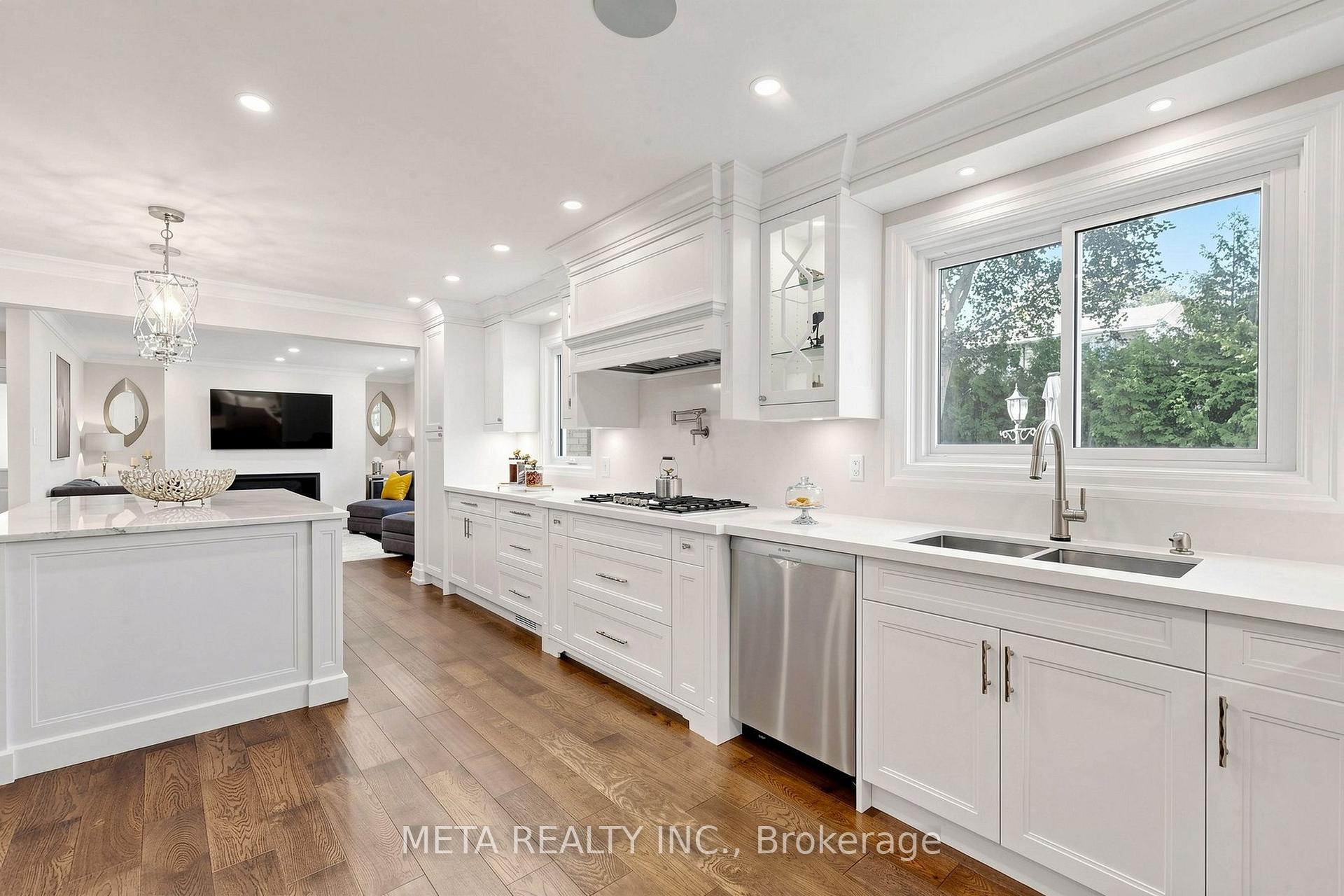 Photo 19 of 431 Kerrybrook Drive, Richmond Hill, Mill Pond — HOMEH