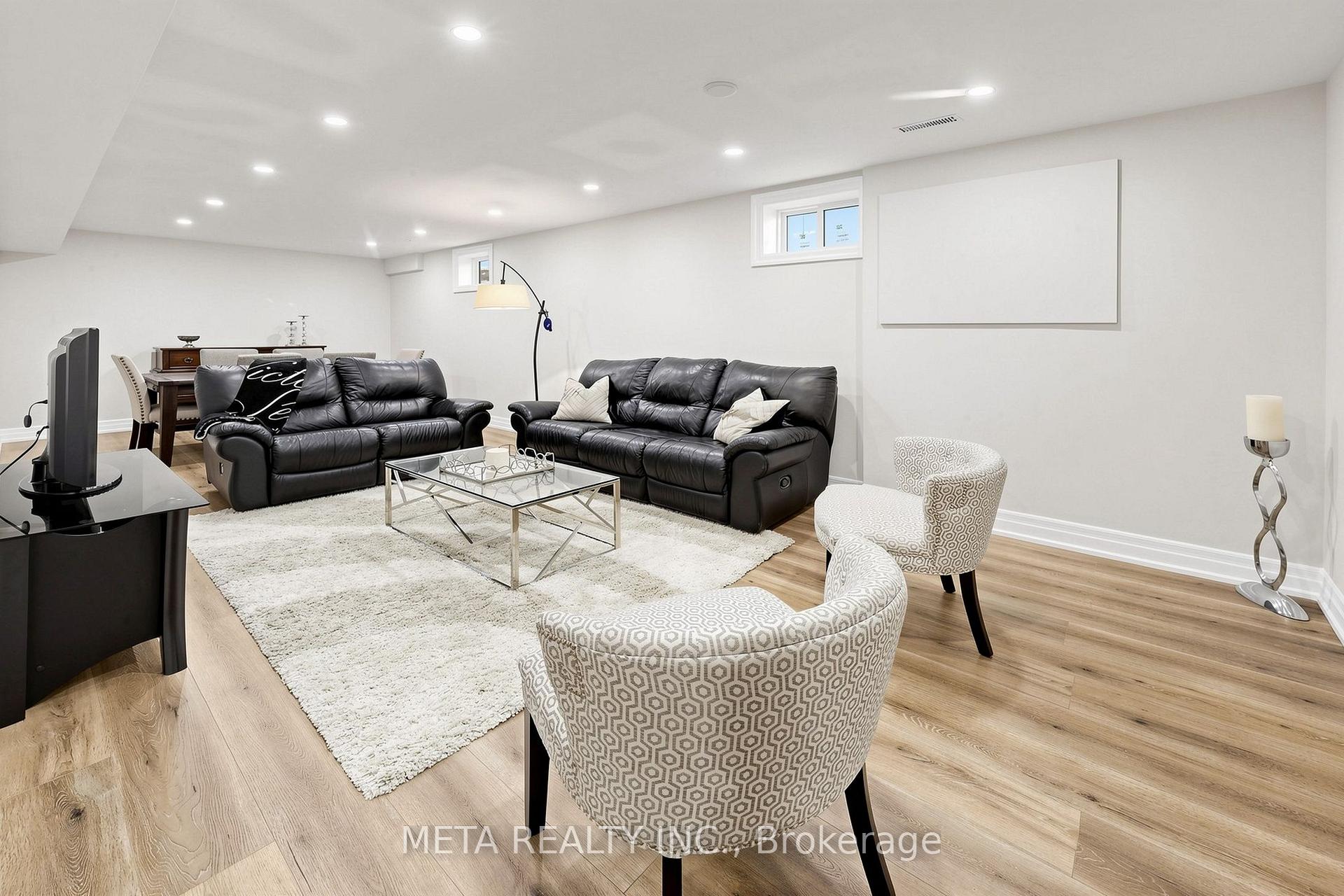 Photo 40 of 431 Kerrybrook Drive, Richmond Hill, Mill Pond — HOMEH