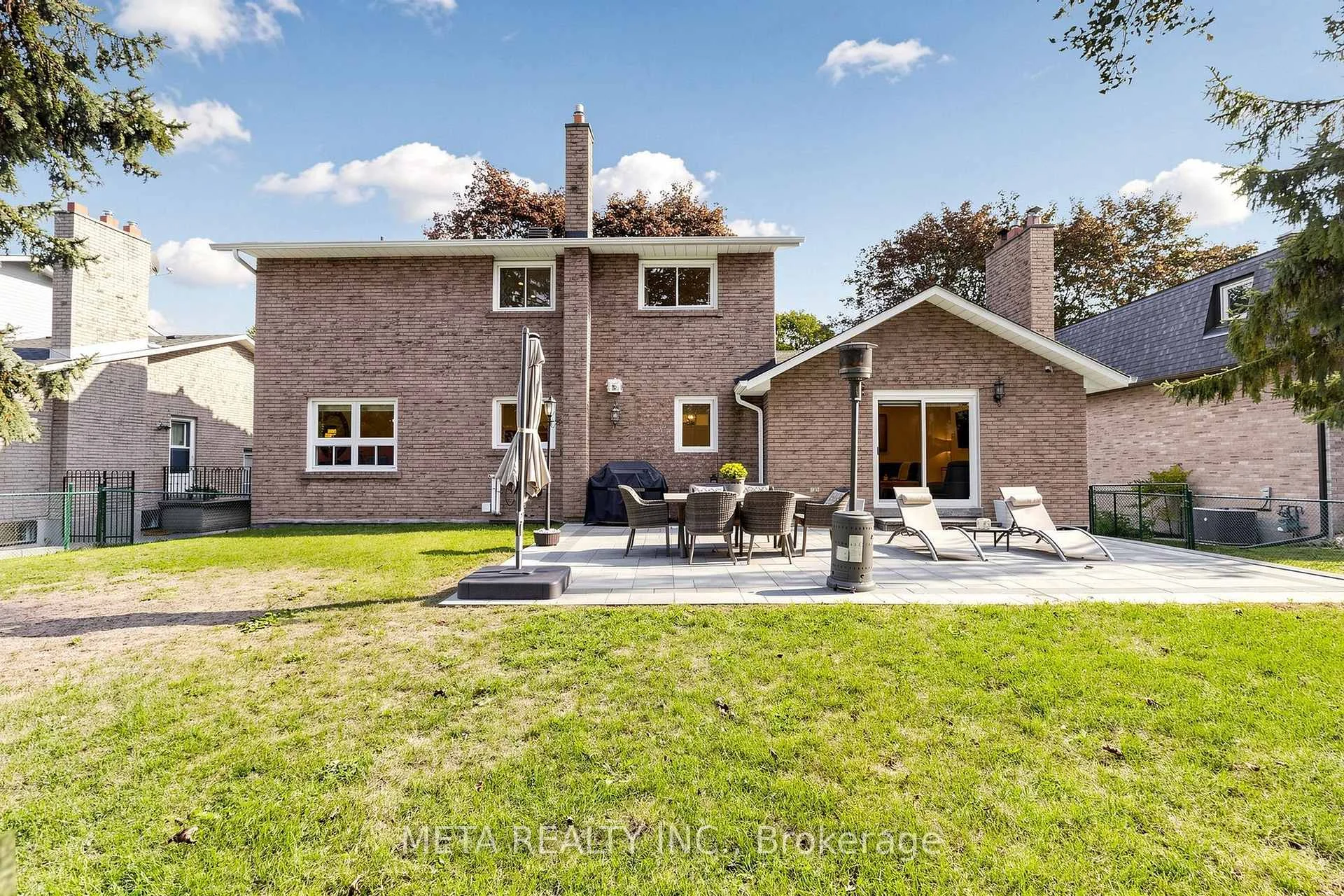 Photo 6 of 431 Kerrybrook Drive, Richmond Hill, Mill Pond — HOMEH