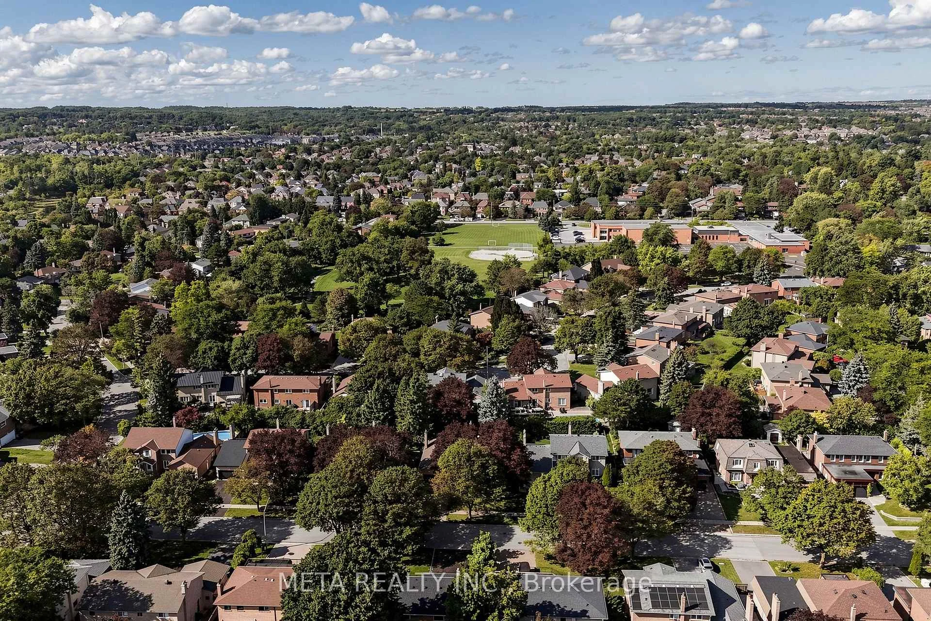 Photo 9 of 431 Kerrybrook Drive, Richmond Hill, Mill Pond — HOMEH
