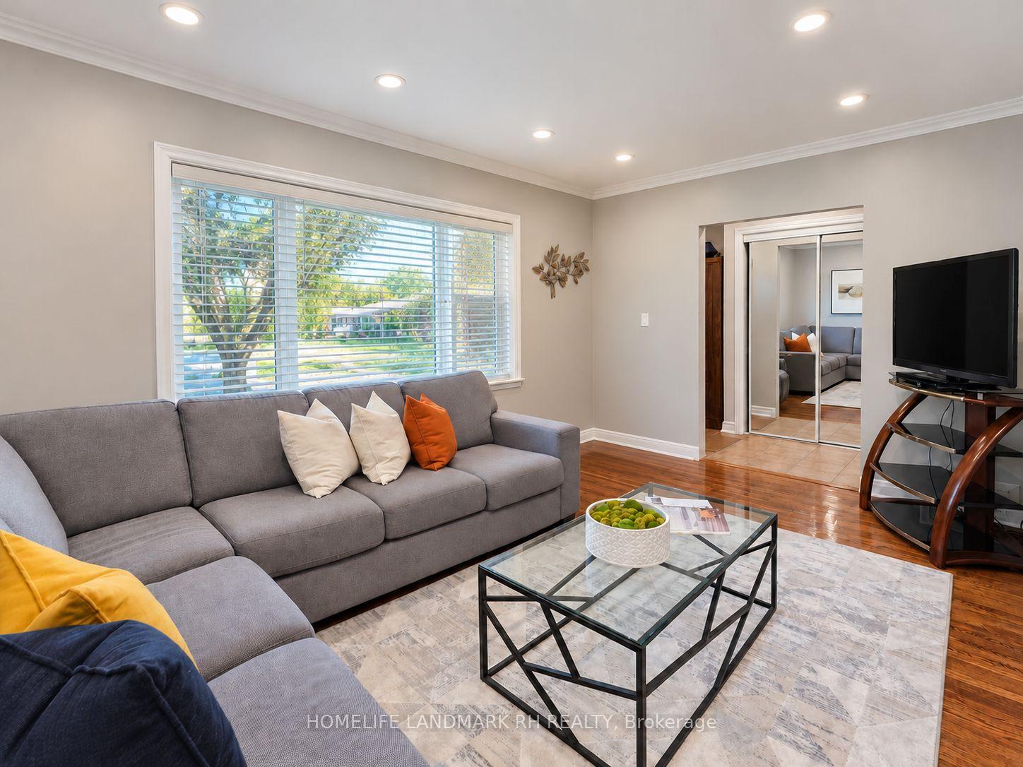 Photo 8 of 164 Marchington Circle, Scarborough, Wexford-Maryvale — HOMEH