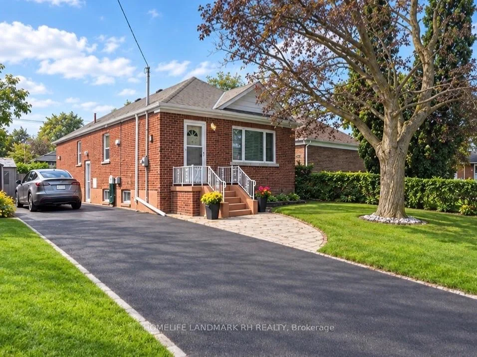 Photo 3 of 164 Marchington Circle, Scarborough, Wexford-Maryvale — HOMEH