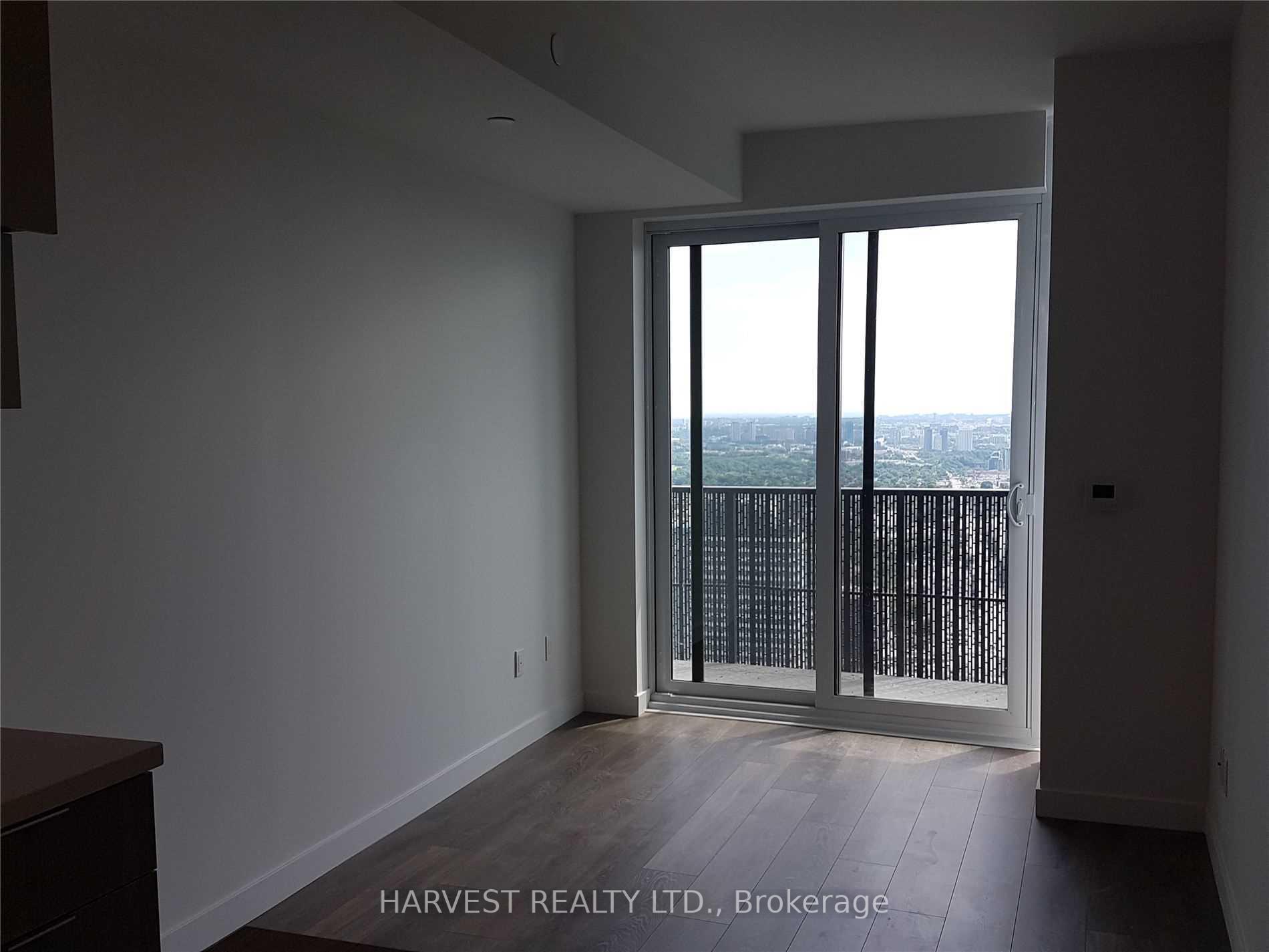 Photo 6 of Unit 5010, 8 Eglinton Avenue E, Toronto, Mount Pleasant West — HOMEH