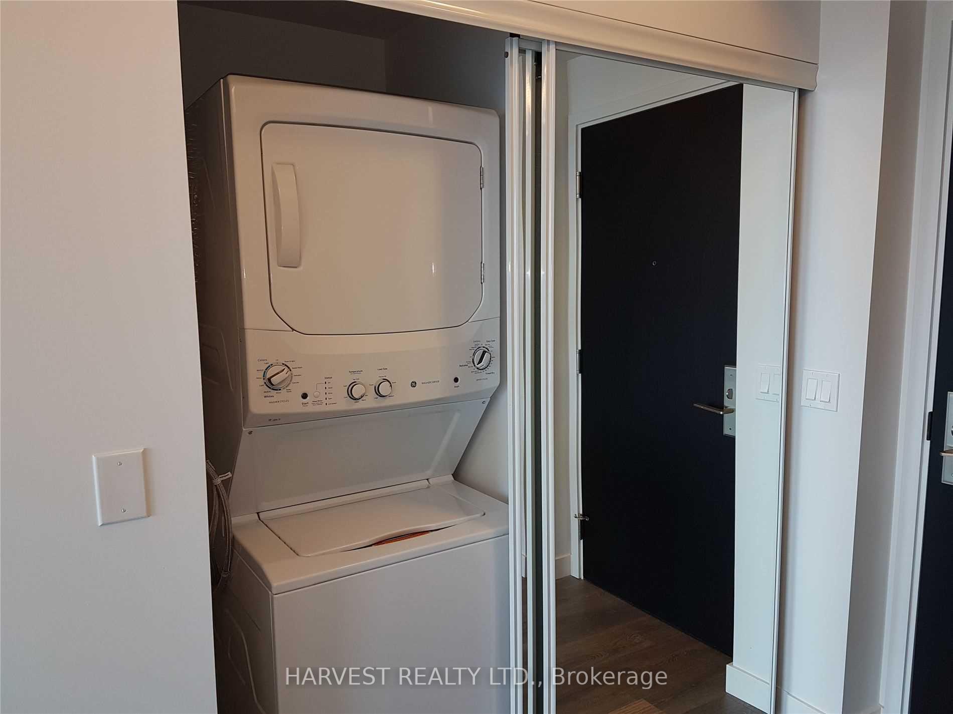 Photo 12 of Unit 5010, 8 Eglinton Avenue E, Toronto, Mount Pleasant West — HOMEH