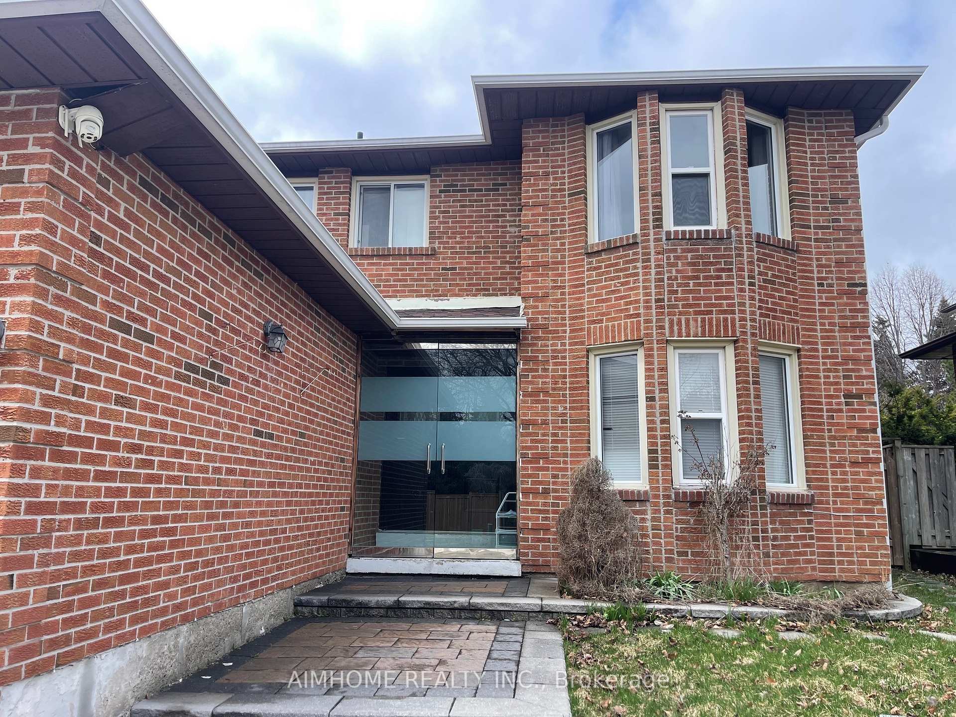 Photo 2 of Unit Main, 166 Fincham Avenue, Markham, Markham Village — HOMEH