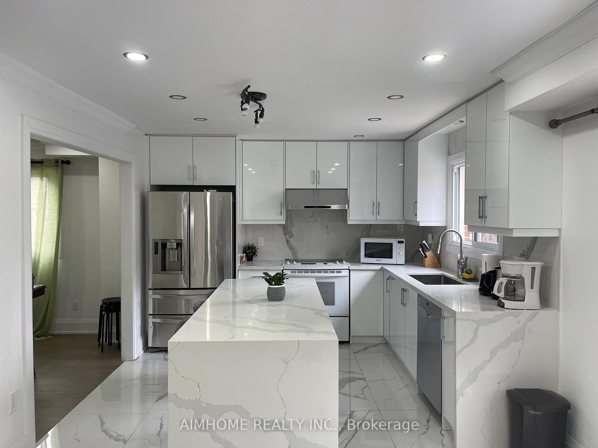 Photo 5 of Unit Main, 166 Fincham Avenue, Markham, Markham Village — HOMEH