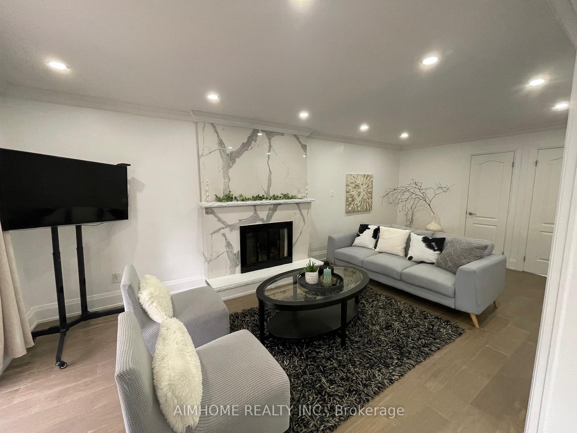 Photo 7 of Unit Main, 166 Fincham Avenue, Markham, Markham Village — HOMEH