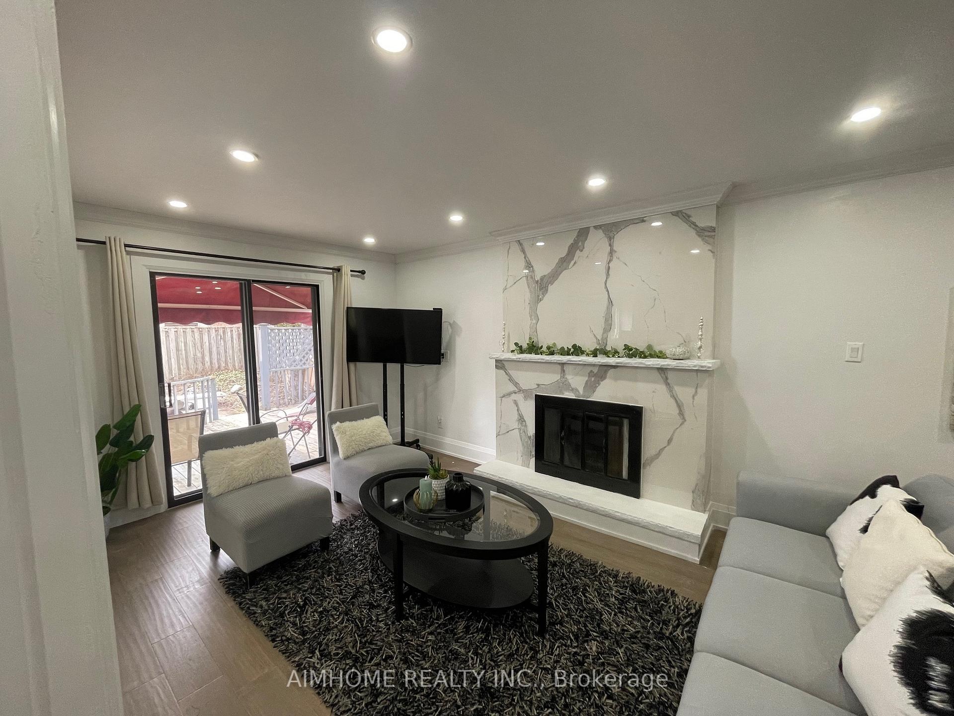 Photo 8 of Unit Main, 166 Fincham Avenue, Markham, Markham Village — HOMEH