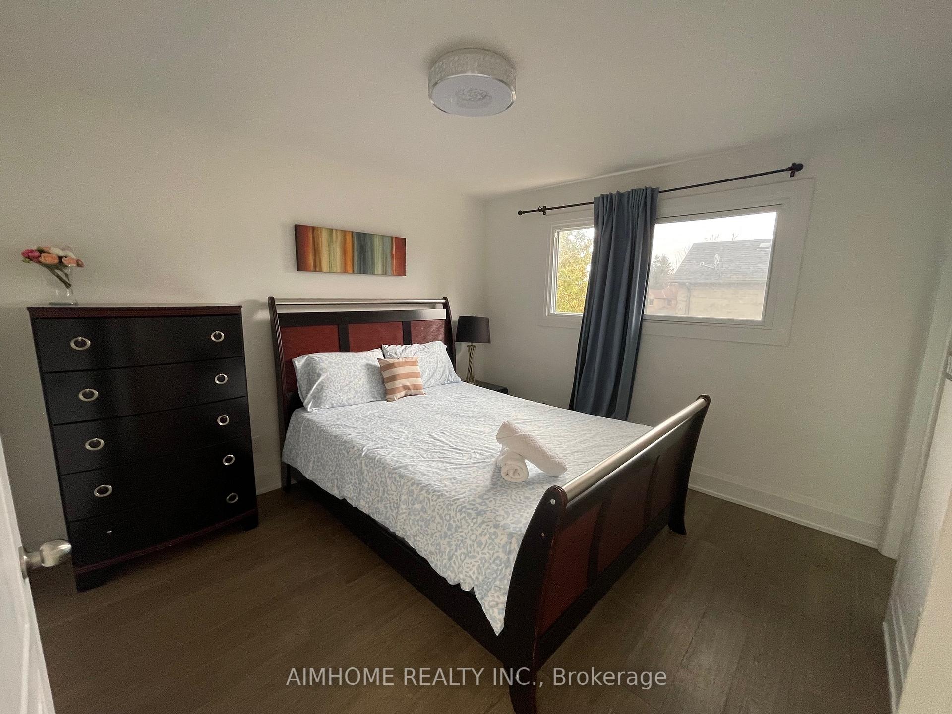 Photo 11 of Unit Main, 166 Fincham Avenue, Markham, Markham Village — HOMEH