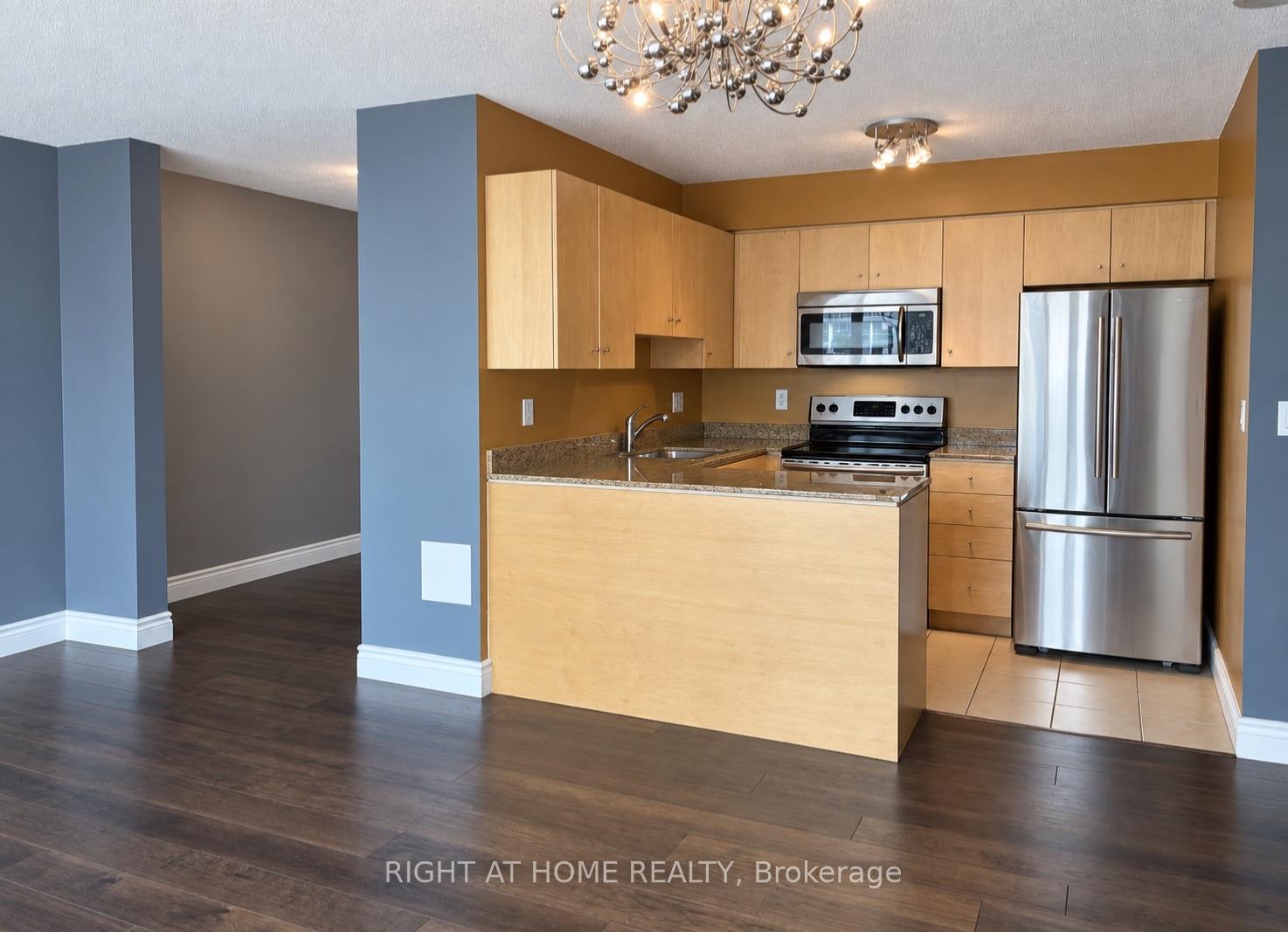 Photo 8 of Unit 503, 381 Front Street W, Toronto, Waterfront Communities — HOMEH