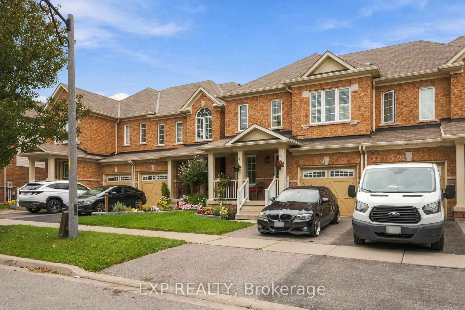 Photo 5 of 74 Elliottglen Drive, Ajax, Northeast Ajax — HOMEH