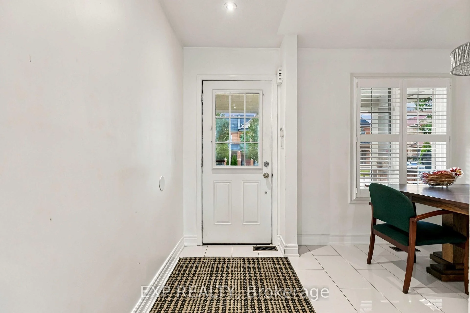 Photo 9 of 74 Elliottglen Drive, Ajax, Northeast Ajax — HOMEH