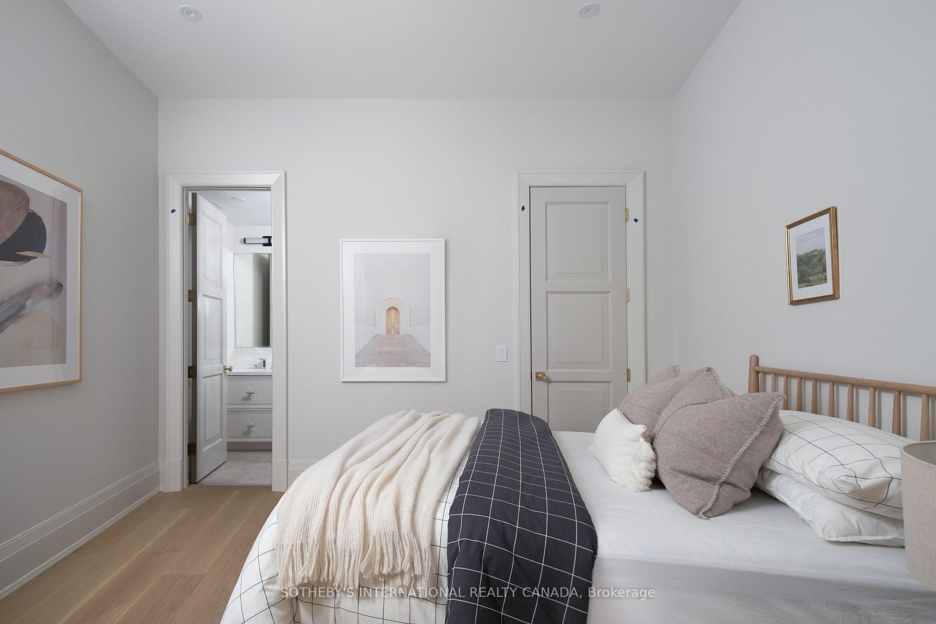 Photo 24 of 92 Arjay Crescent, North York, Bridle Path-Sunnybrook-York Mills — HOMEH