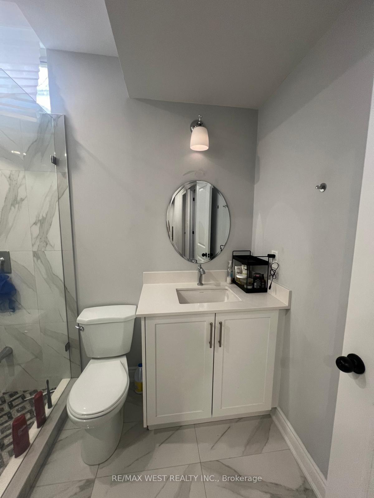 Photo 5 of 121 Appleyard Avenue, Vaughan, Kleinburg — HOMEH
