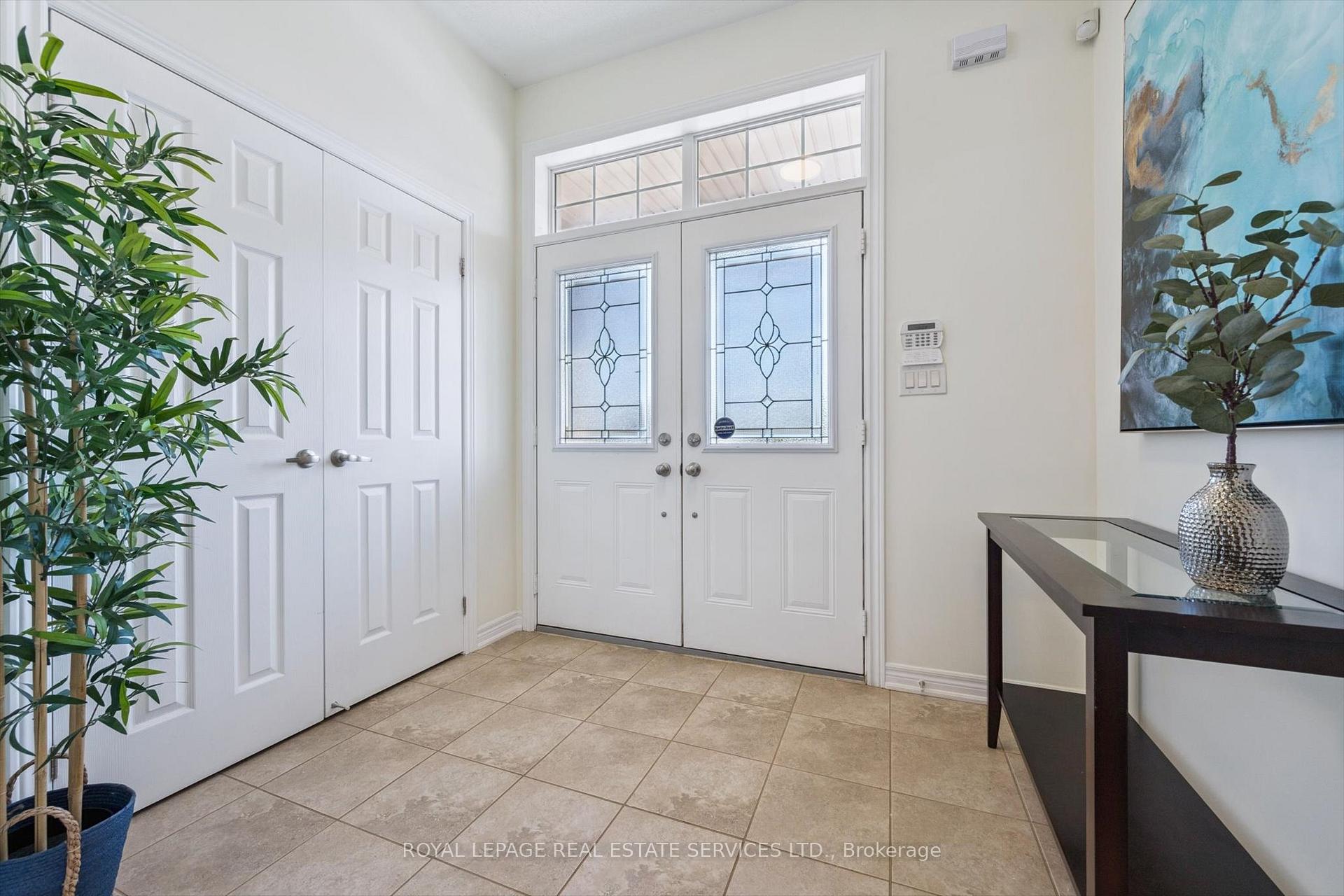 Photo 6 of 2517 Pine Glen Road, Oakville, Westmount — HOMEH