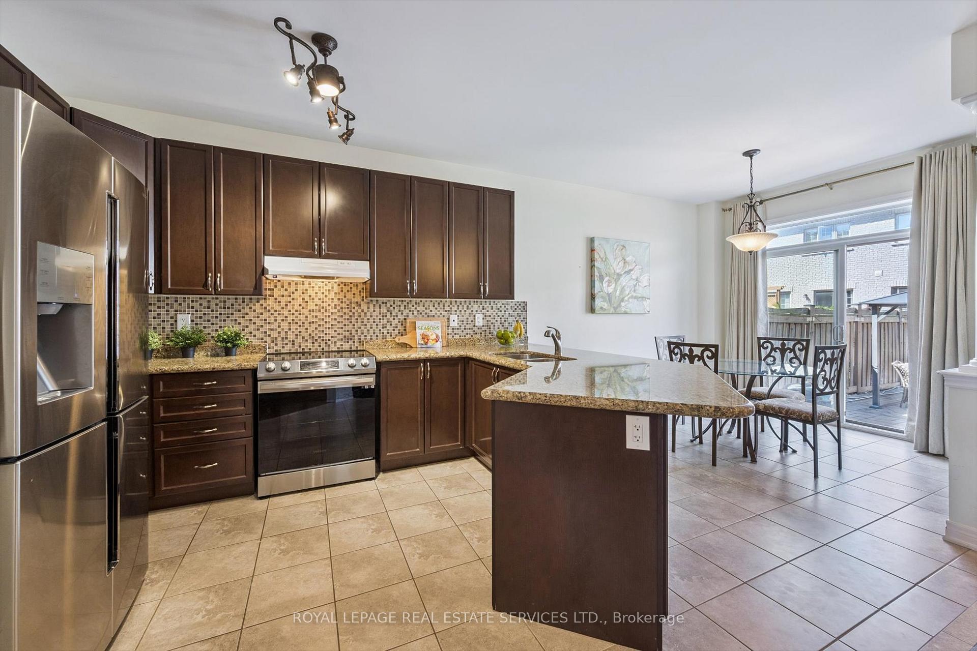 Photo 9 of 2517 Pine Glen Road, Oakville, Westmount — HOMEH