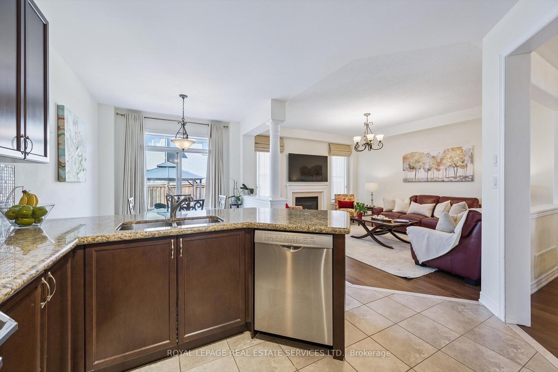 Photo 11 of 2517 Pine Glen Road, Oakville, Westmount — HOMEH