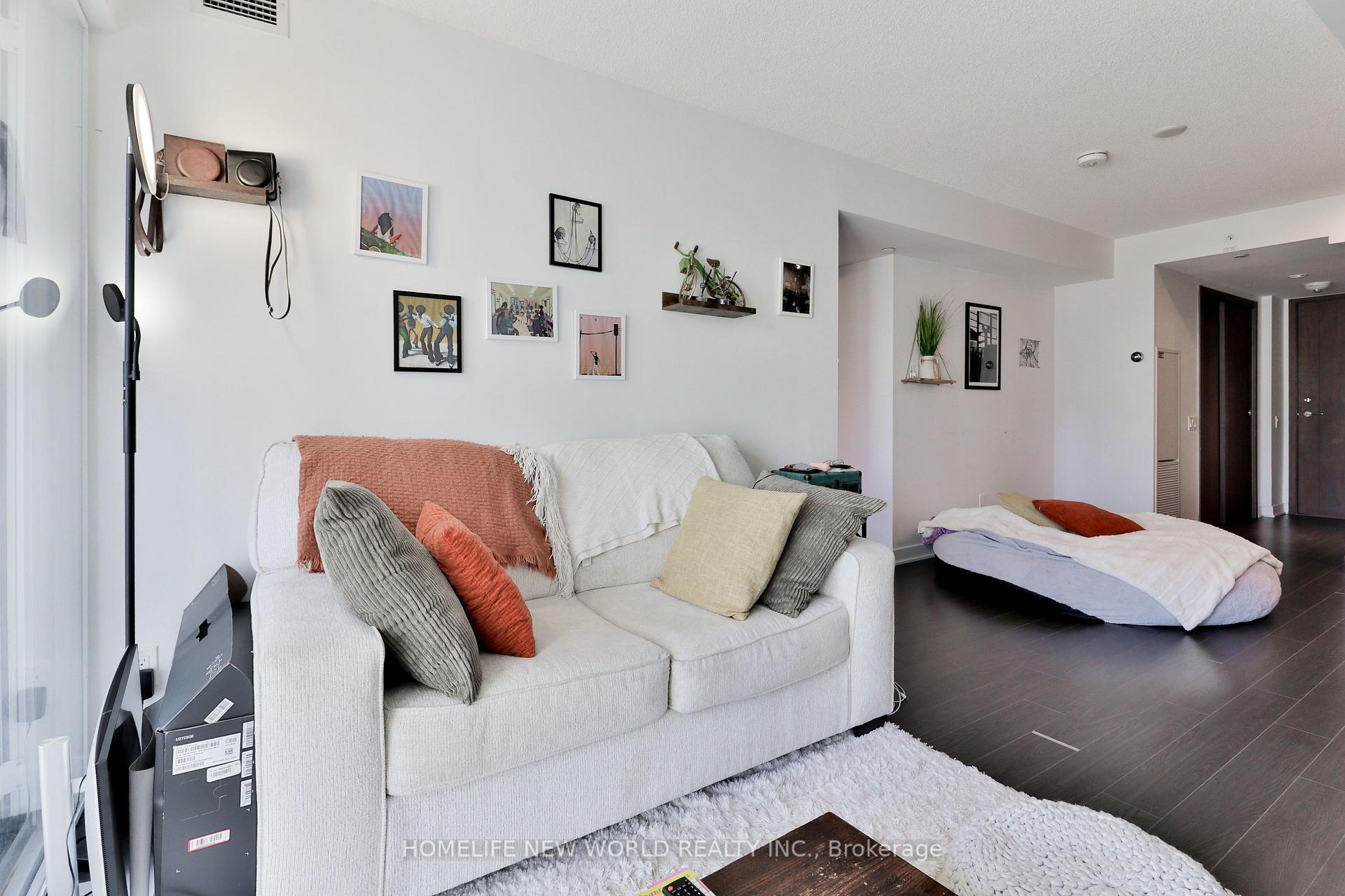 Photo 6 of Unit 812, 17 Bathurst Street, Toronto, Waterfront Communities — HOMEH