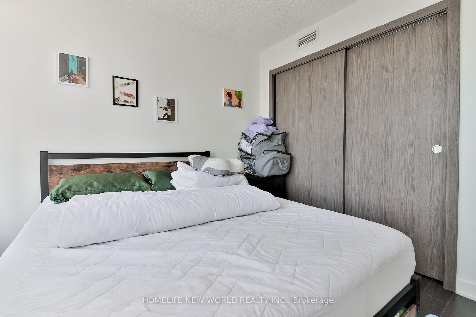 Photo 9 of Unit 812, 17 Bathurst Street, Toronto, Waterfront Communities — HOMEH
