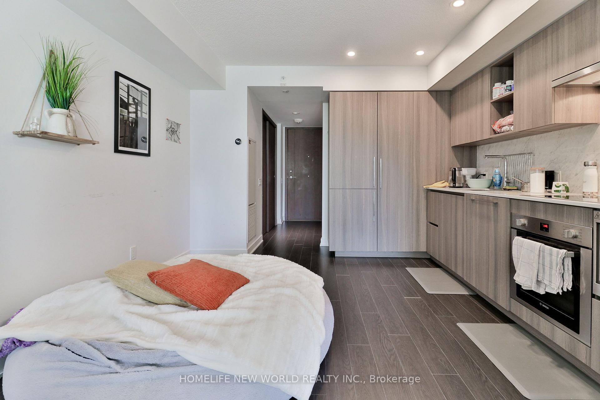 Photo 12 of Unit 812, 17 Bathurst Street, Toronto, Waterfront Communities — HOMEH